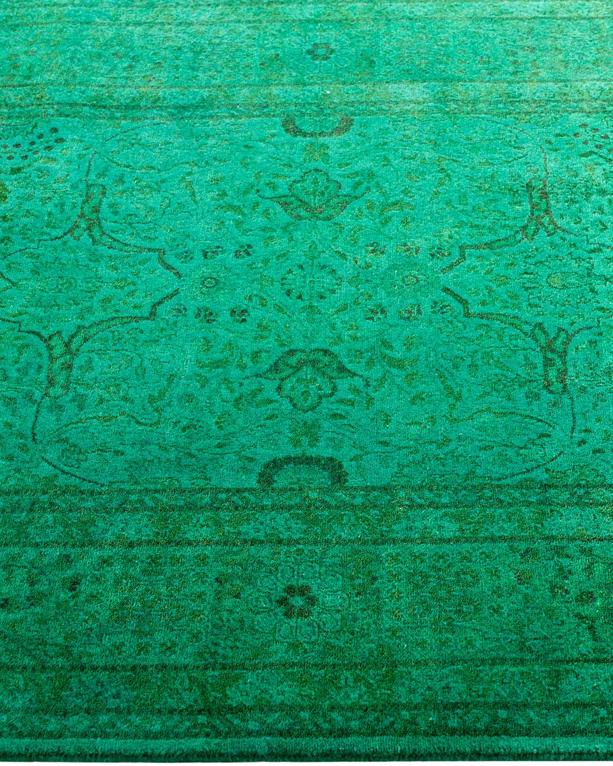 Contemporary Fine Vibrance Hand Knotted Wool Green Area Rug In New Condition In Norwalk, CT
