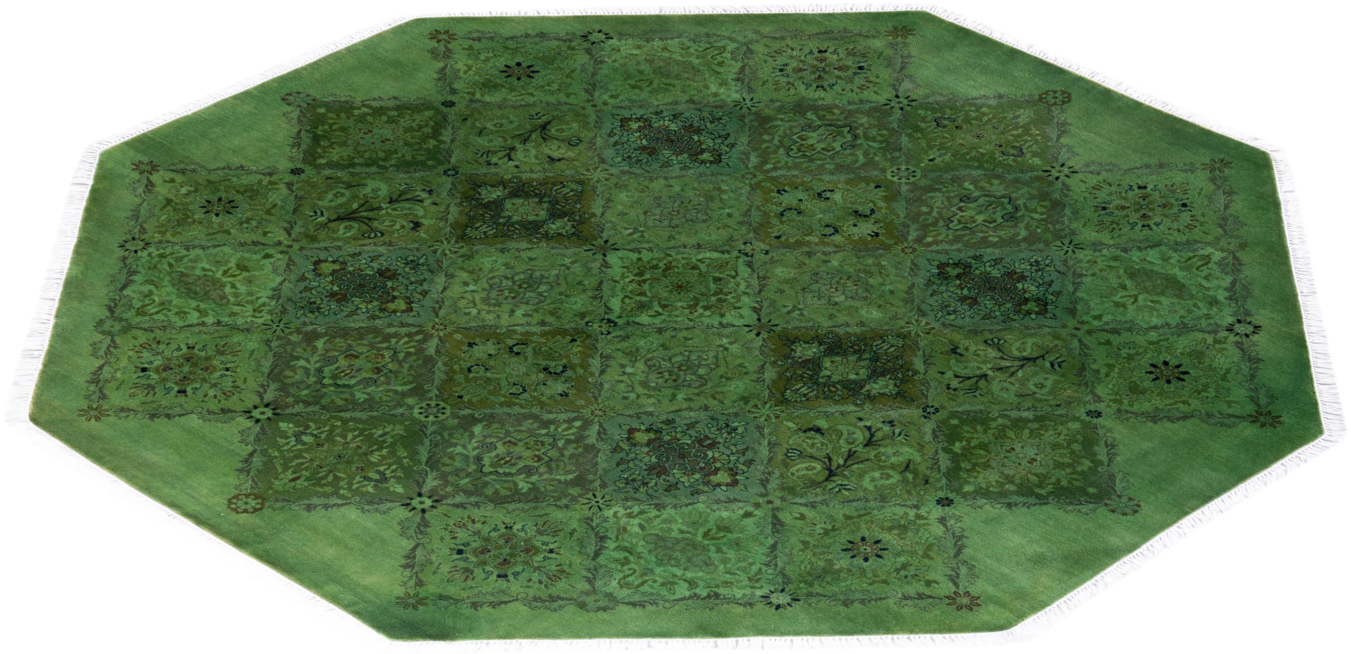 Contemporary Fine Vibrance Hand Knotted Wool Green Octagon Area Rug For Sale 4