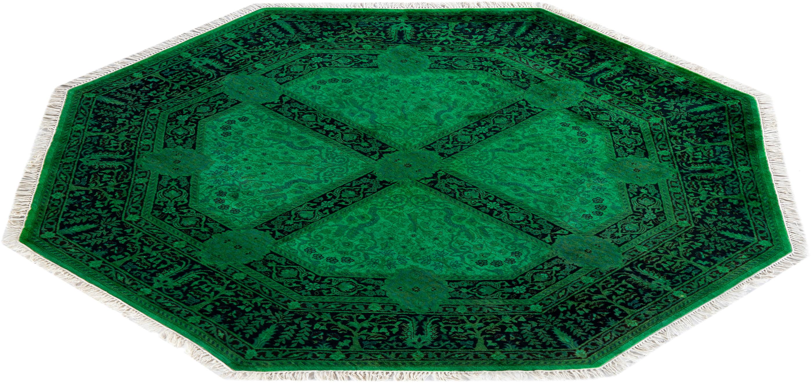 Contemporary Fine Vibrance Hand Knotted Wool Green Octagon Area Rug For Sale 4