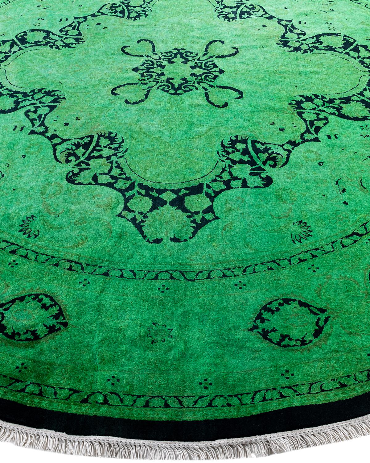 Contemporary Fine Vibrance Hand Knotted Wool Green Round Area Rug In New Condition For Sale In Norwalk, CT