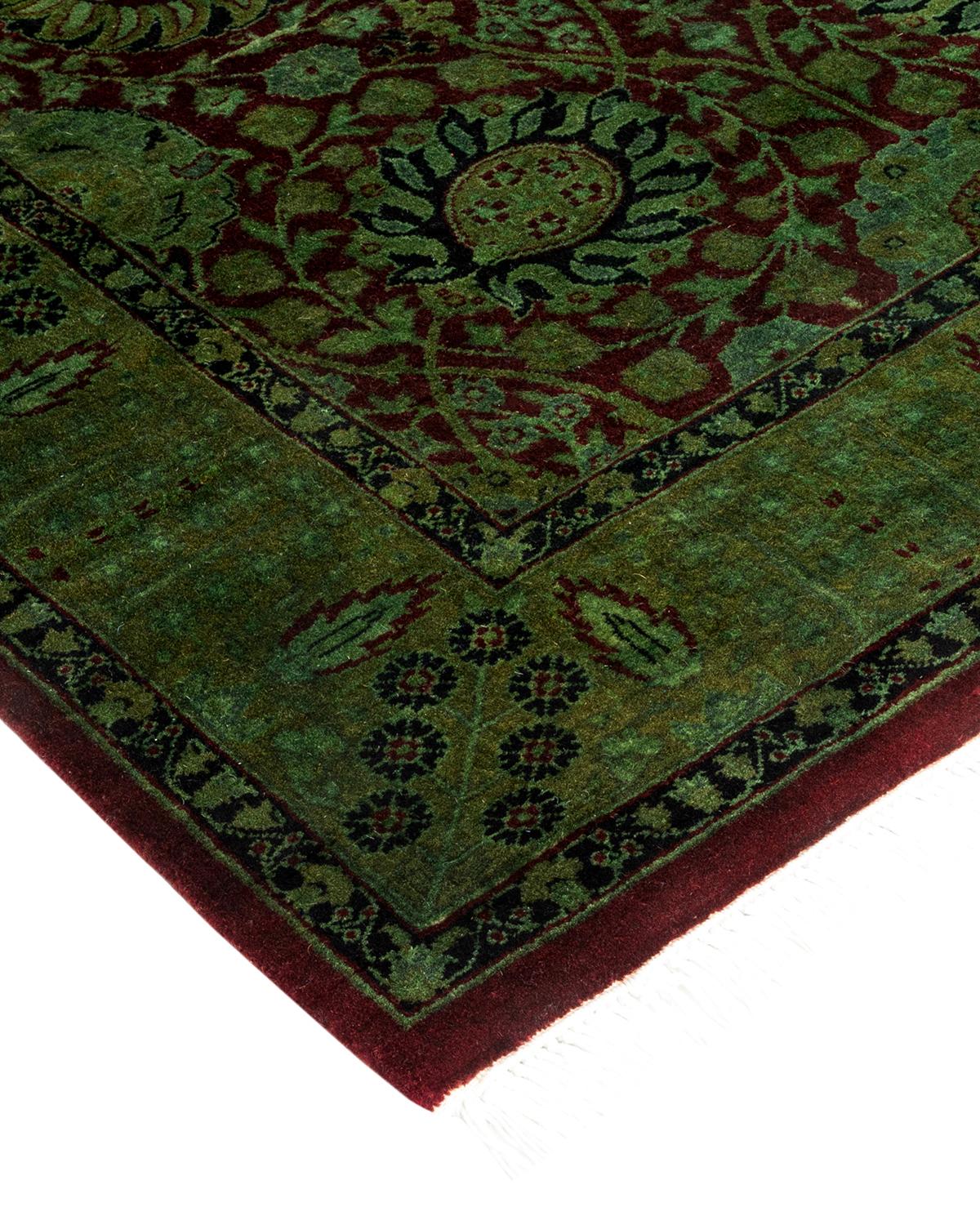 Con diseños sencillos, atrevidos pero informales, y una amplia paleta de colores que va desde los tonos terrosos a las gemas brillantes, las alfombras de la colección Arts & Crafts infunden a una habitación un sentido de sofisticada rebeldía. Los