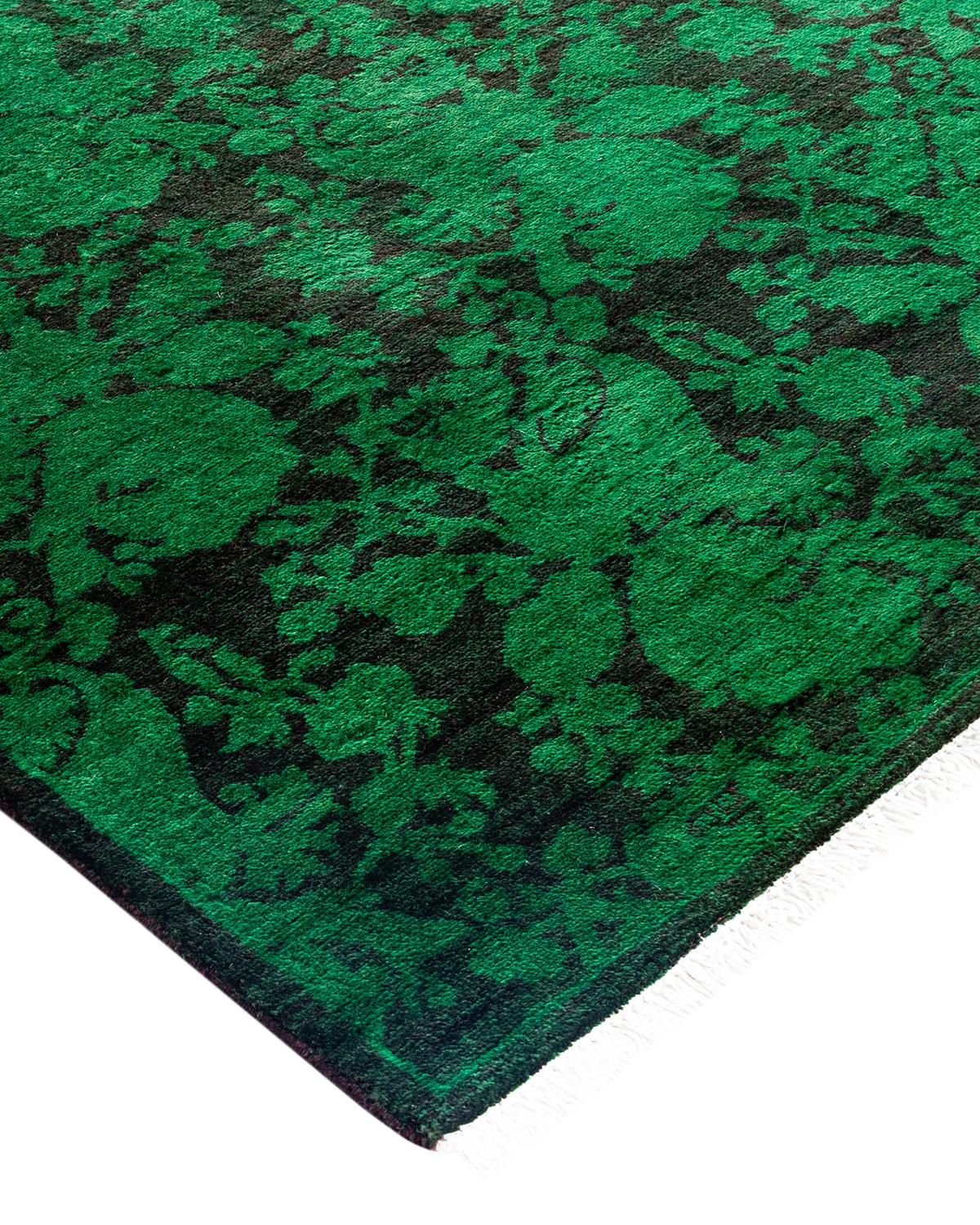 I tappeti Vibrance rappresentano il classico con un tocco di classe: motivi tradizionali sovratinti con colori brillanti. Ogni tappeto annodato a mano viene lavato con una tintura botanica 100% naturale che rivela le sfumature nascoste degli am