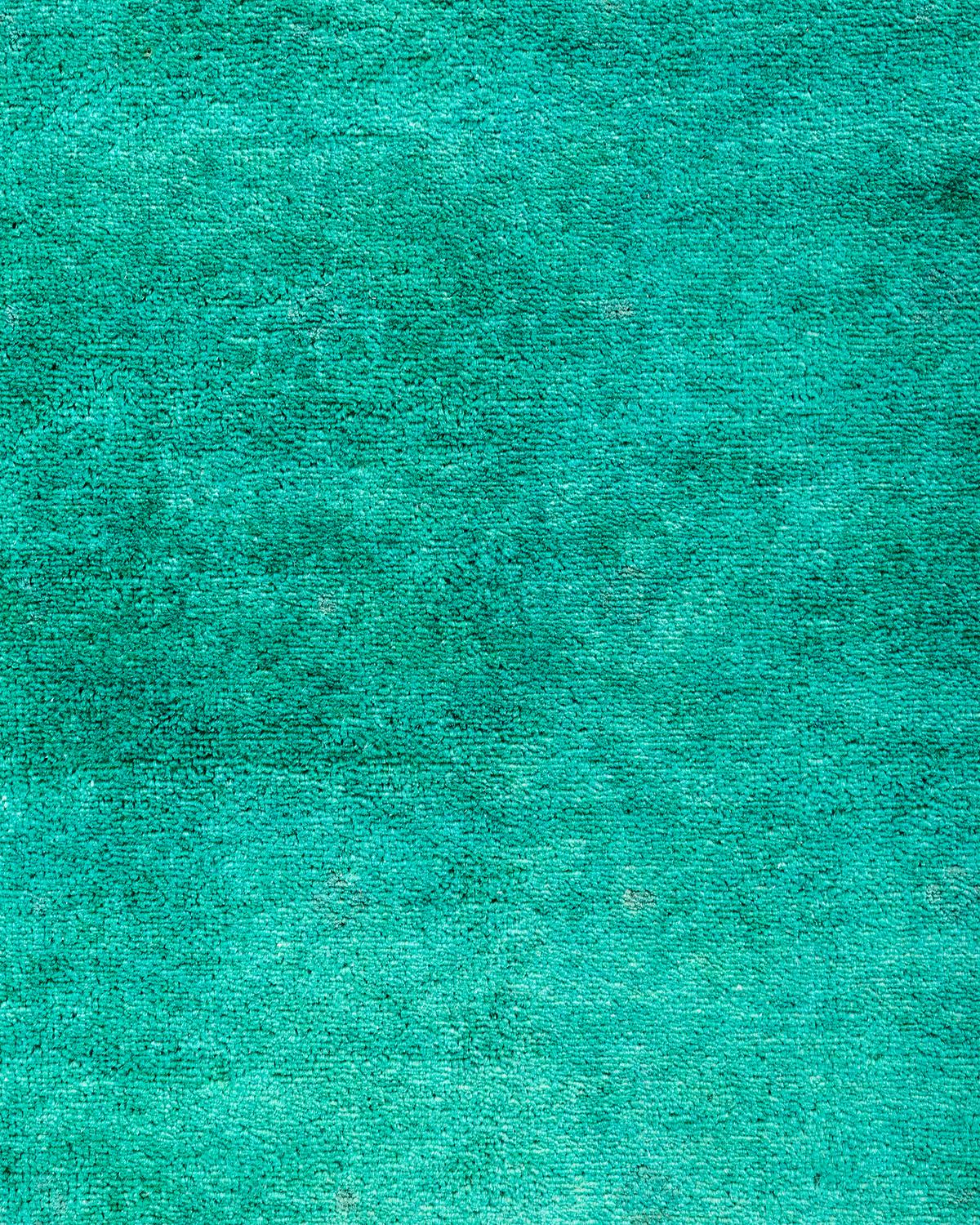 Contemporary Fine Vibrance Hand Knotted Wool Green Läufer  (Pakistanisch) im Angebot