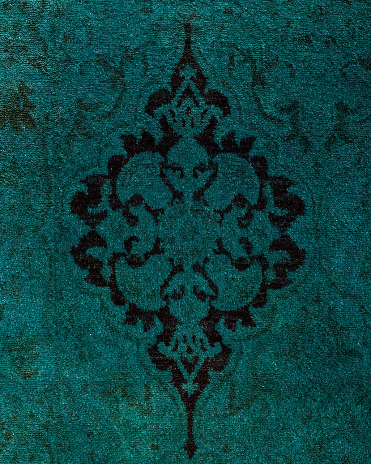 Pakistanais Chemin de table contemporain en laine fine nouée à la main, de couleur verte en vente