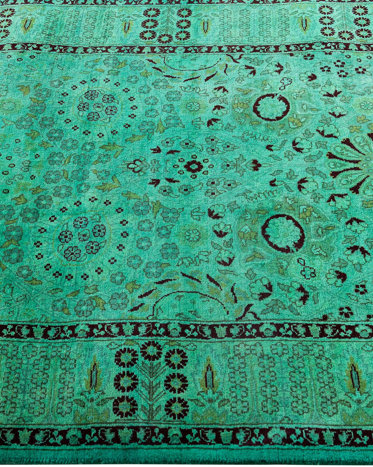 Contemporary Fine Vibrance Hand Knotted Wool Green Runner In New Condition For Sale In Norwalk, CT
