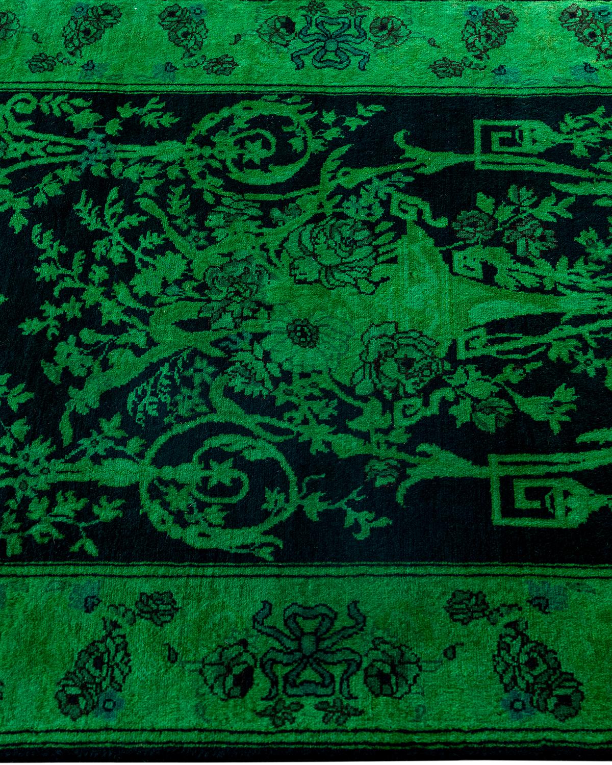 Contemporary Fine Vibrance Hand Knotted Wool Green Runner In New Condition For Sale In Norwalk, CT