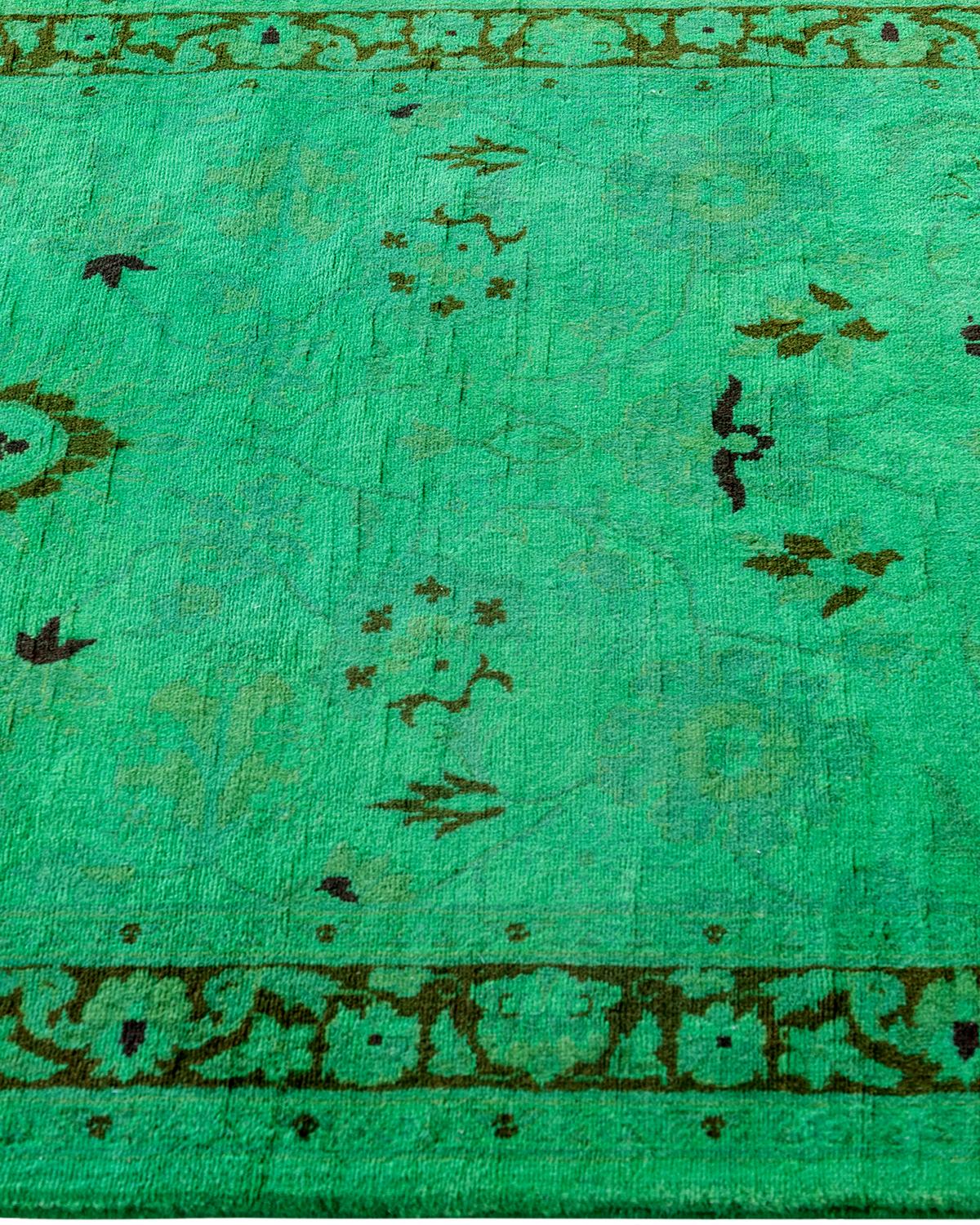 Chemin de table contemporain en laine fine nouée à la main, de couleur verte Neuf - En vente à Norwalk, CT