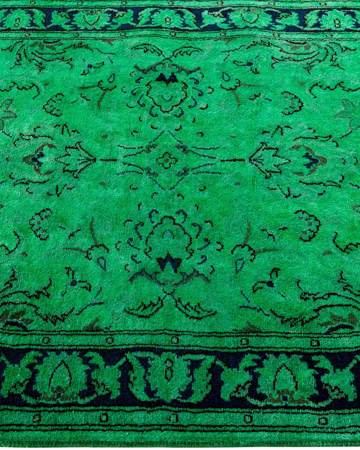 Chemin de table contemporain en laine fine nouée à la main, de couleur verte Neuf - En vente à Norwalk, CT