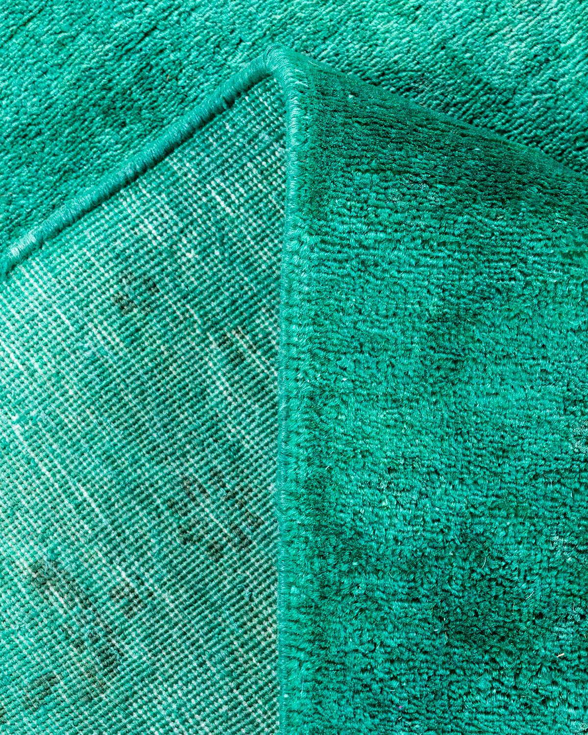 Contemporary Fine Vibrance Hand Knotted Wool Green Läufer  (Wolle) im Angebot