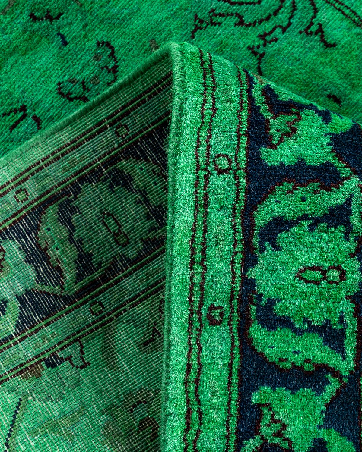 Laine Chemin de table contemporain en laine fine nouée à la main, de couleur verte en vente