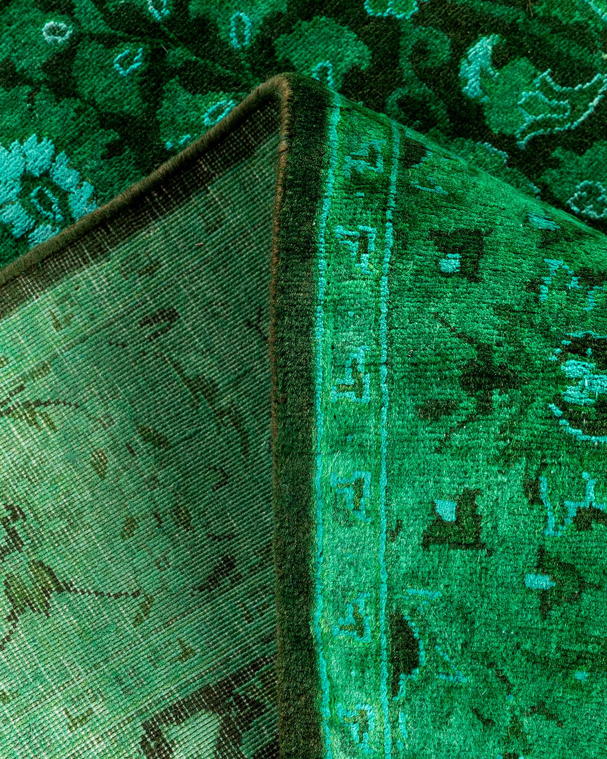 Laine Chemin de table contemporain en laine fine nouée à la main, de couleur verte en vente