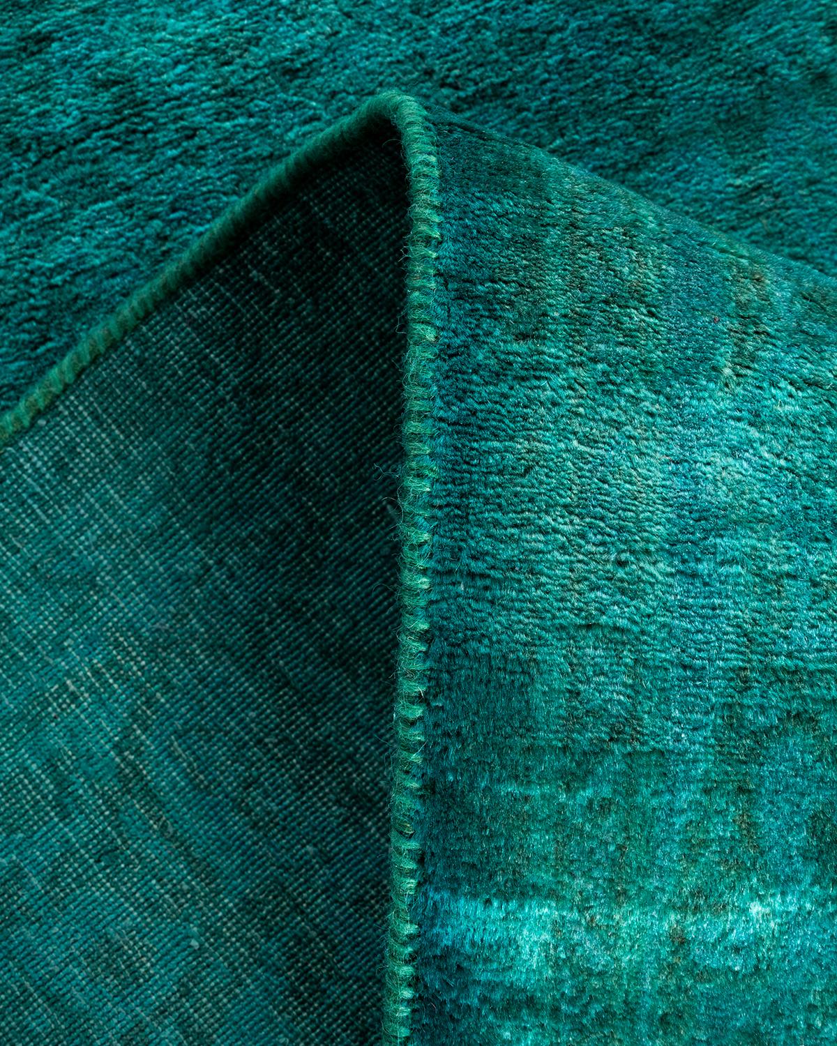 Laine Chemin de table contemporain en laine fine nouée à la main, de couleur verte en vente