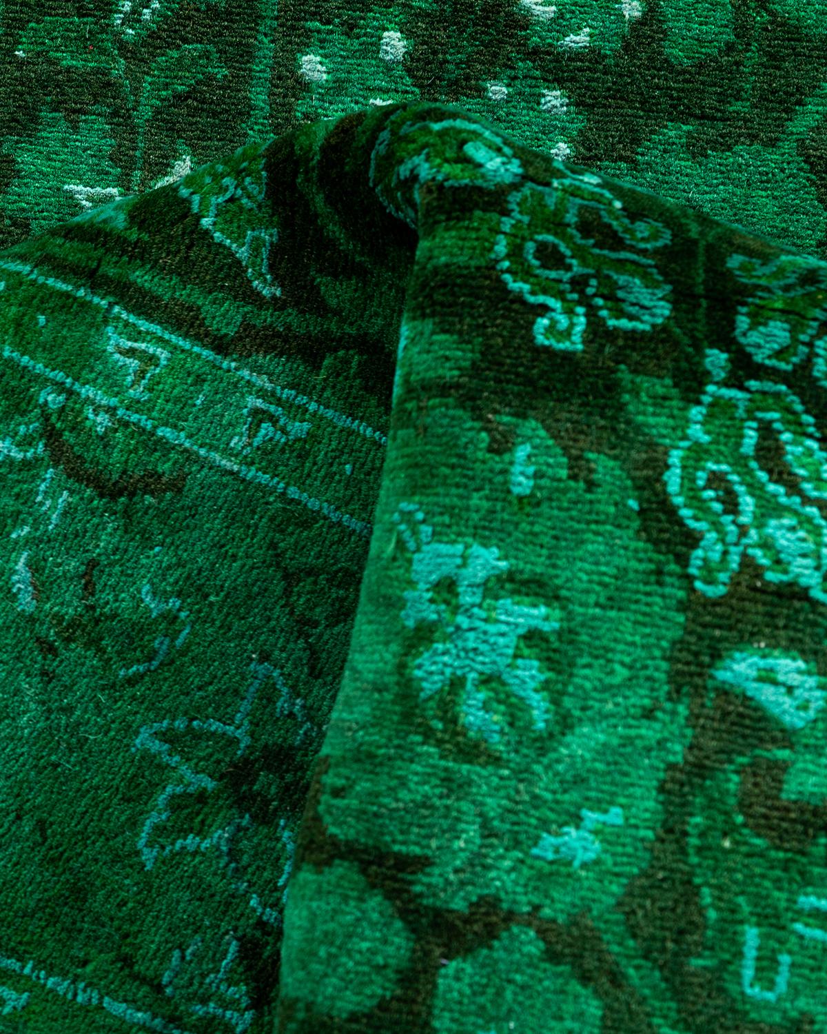 Chemin de table contemporain en laine fine nouée à la main, de couleur verte en vente 1