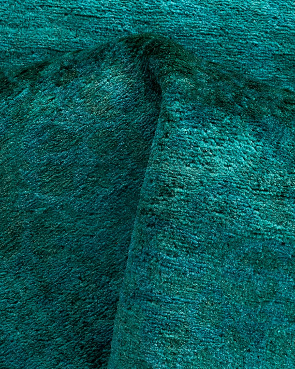 Chemin de table contemporain en laine fine nouée à la main, de couleur verte en vente 1