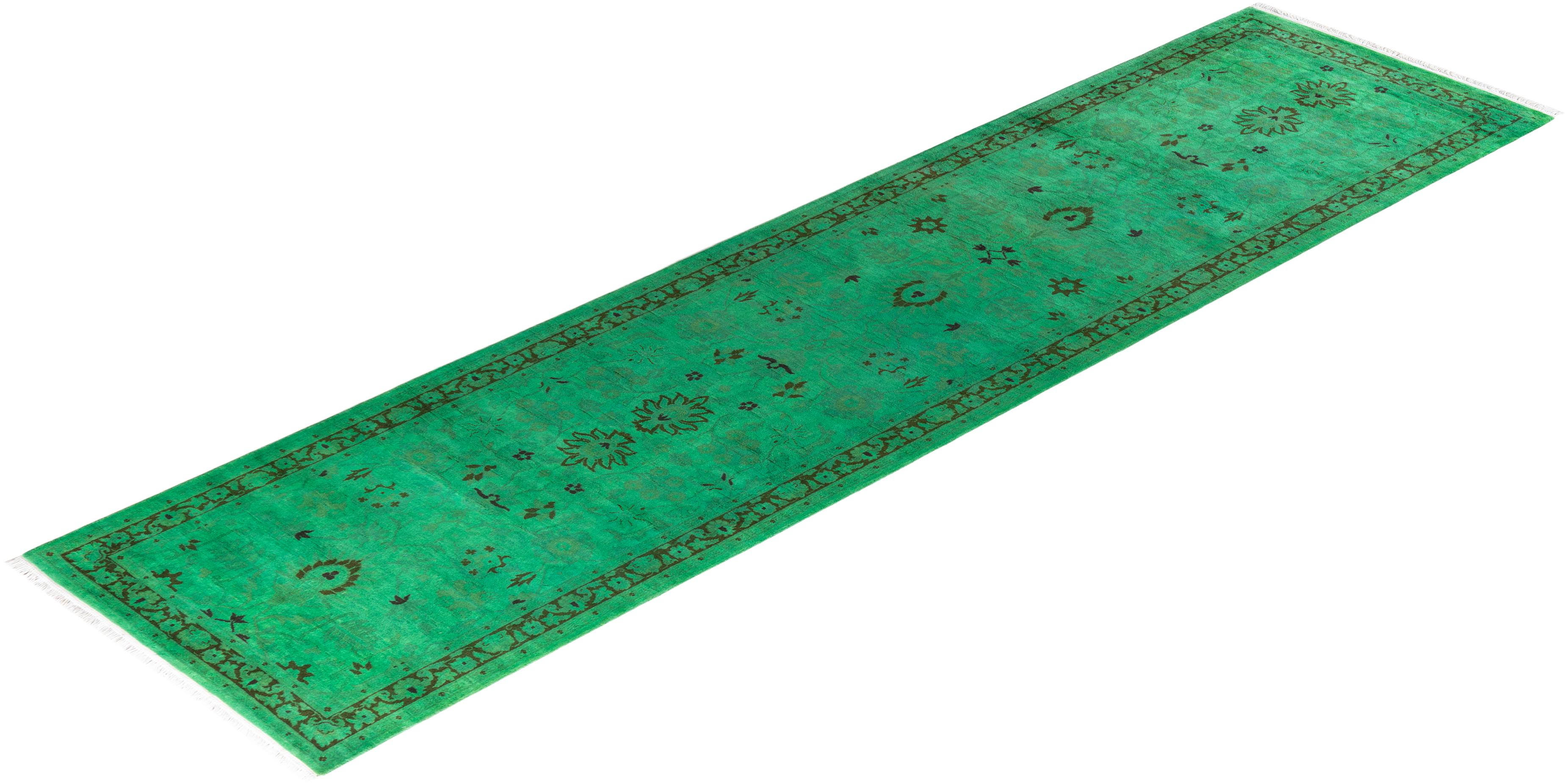Chemin de table contemporain en laine fine nouée à la main, de couleur verte en vente 2