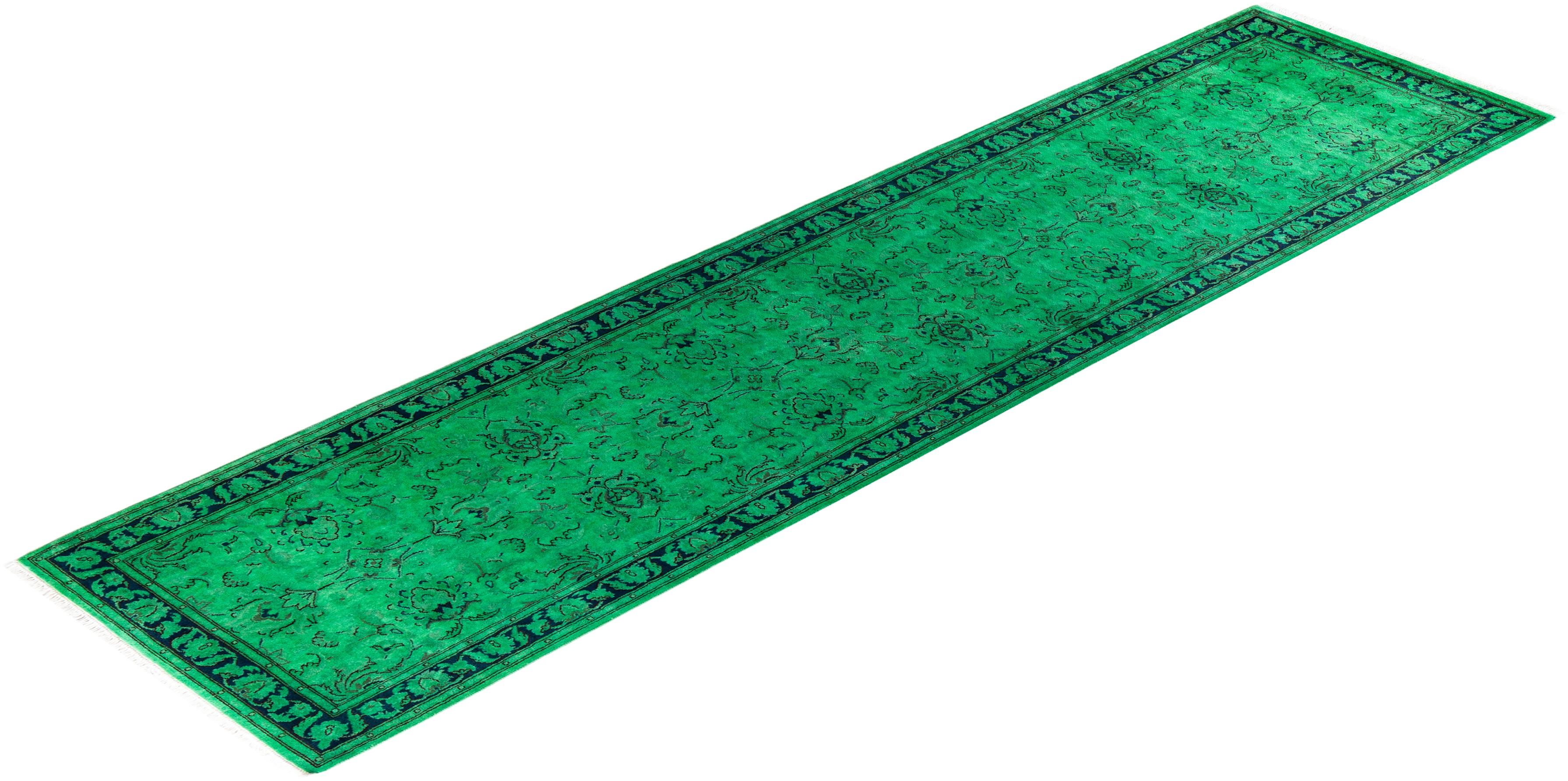 Chemin de table contemporain en laine fine nouée à la main, de couleur verte en vente 2