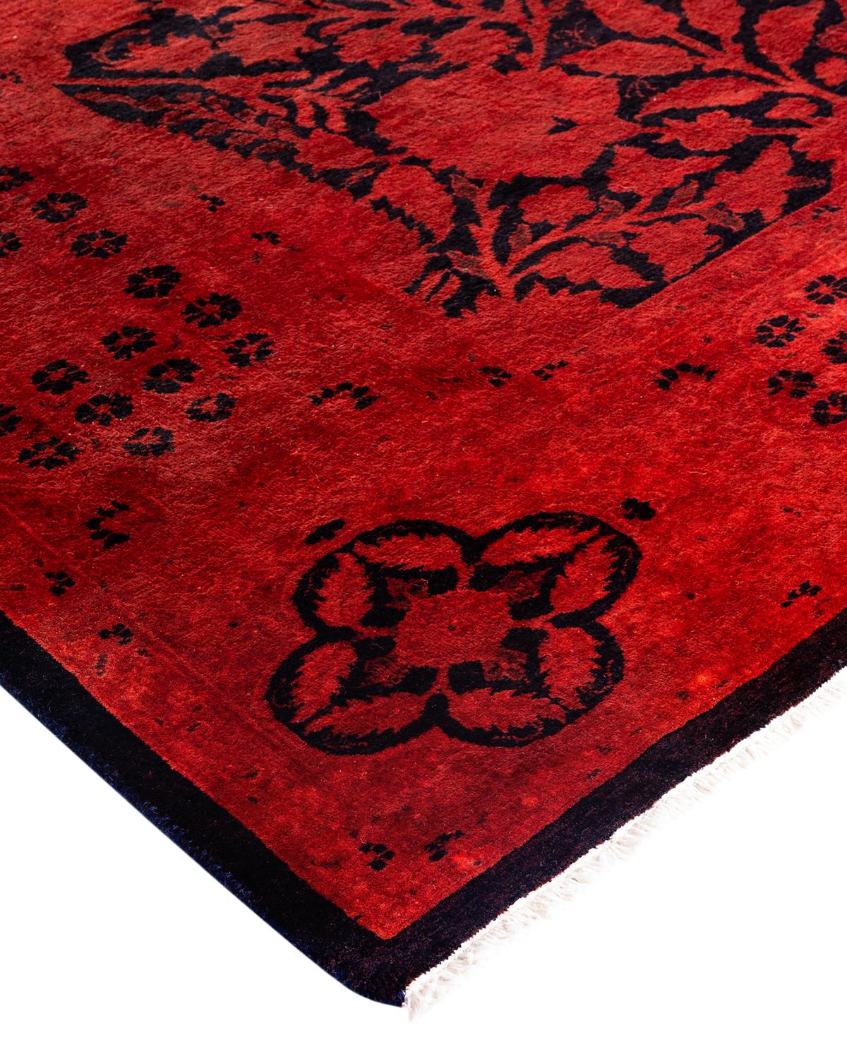 I tappeti Vibrance rappresentano il classico con un tocco di classe: motivi tradizionali sovratinti con colori brillanti. Ogni tappeto annodato a mano viene lavato con una tintura botanica 100% naturale che rivela le sfumature nascoste degli am