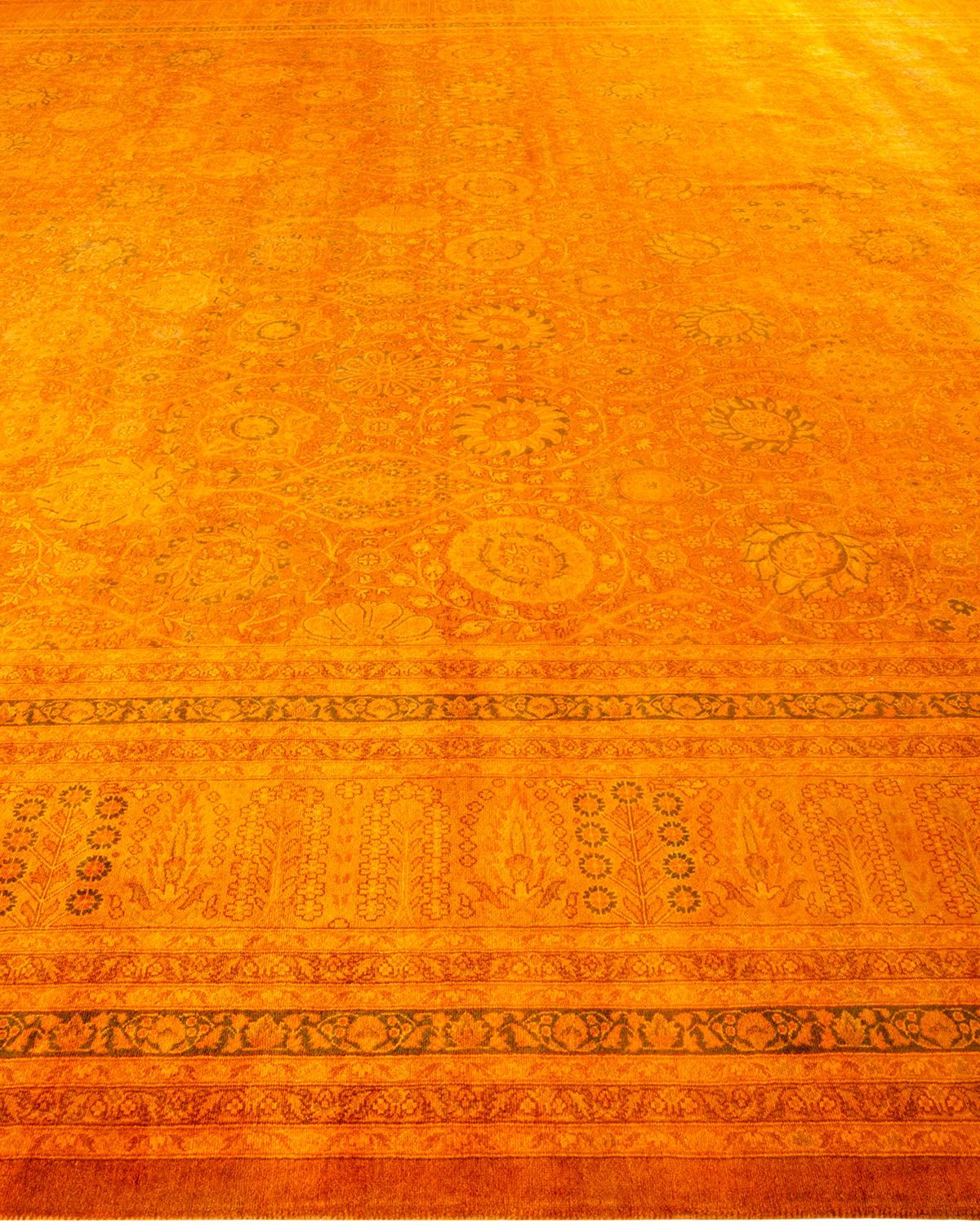 Contemporary Fine Vibrance Hand Knotted Wool Orange Area Rug In New Condition For Sale In Norwalk, CT