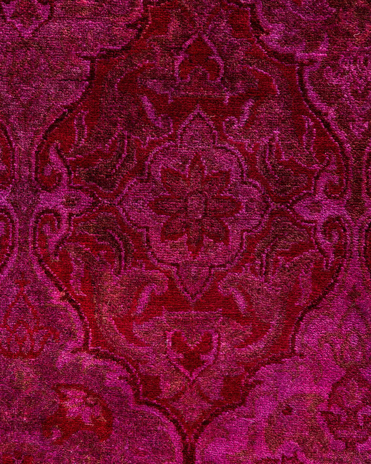 Pakistanais Contemporary Fine Vibrance Hand Knotted Wool Pink Area Rug (Tapis de sol en laine rose nouée à la main) en vente