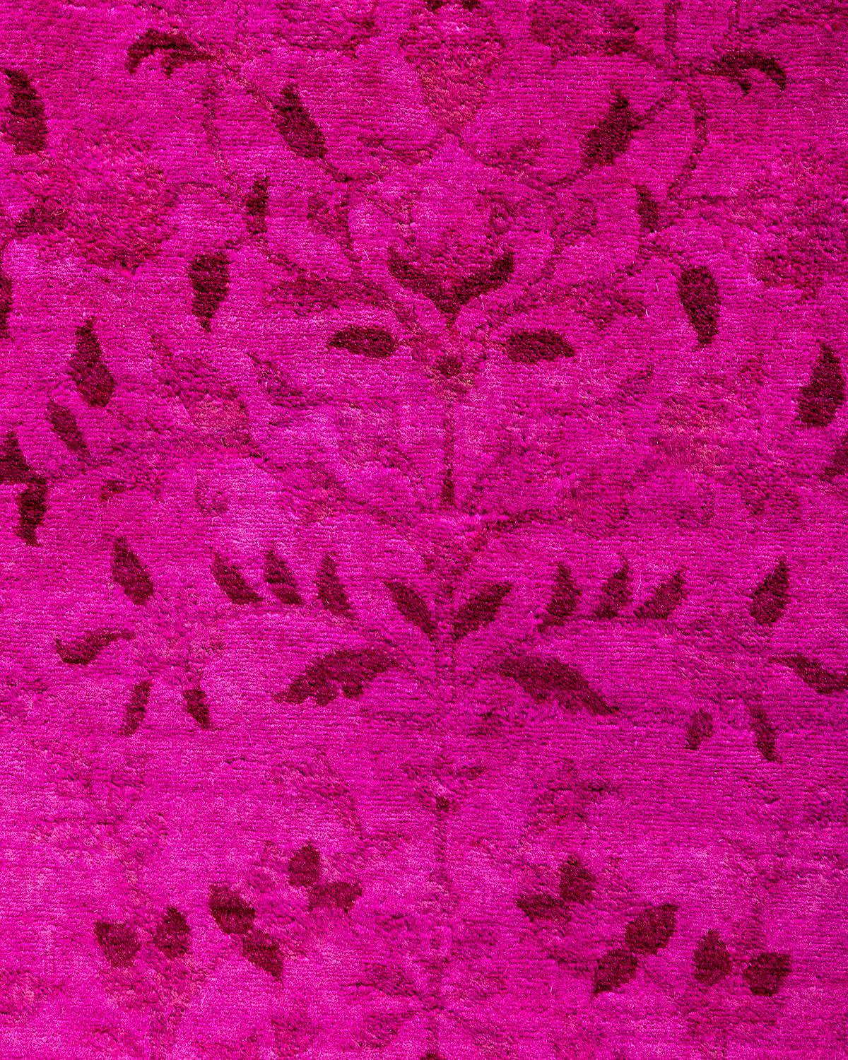 Contemporary Fine Vibrance Hand Knotted Wool Pink Area Rug (Pakistanisch) im Angebot