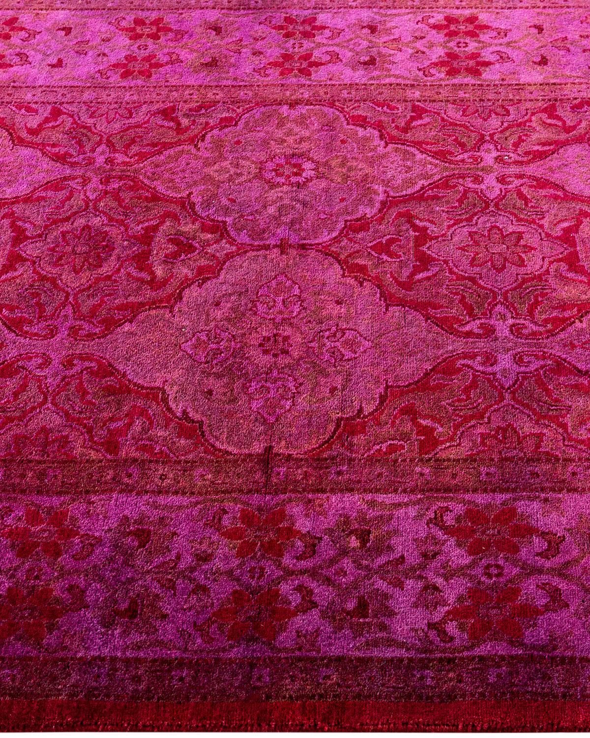 Contemporary Fine Vibrance Hand Knotted Wool Pink Area Rug In New Condition For Sale In Norwalk, CT