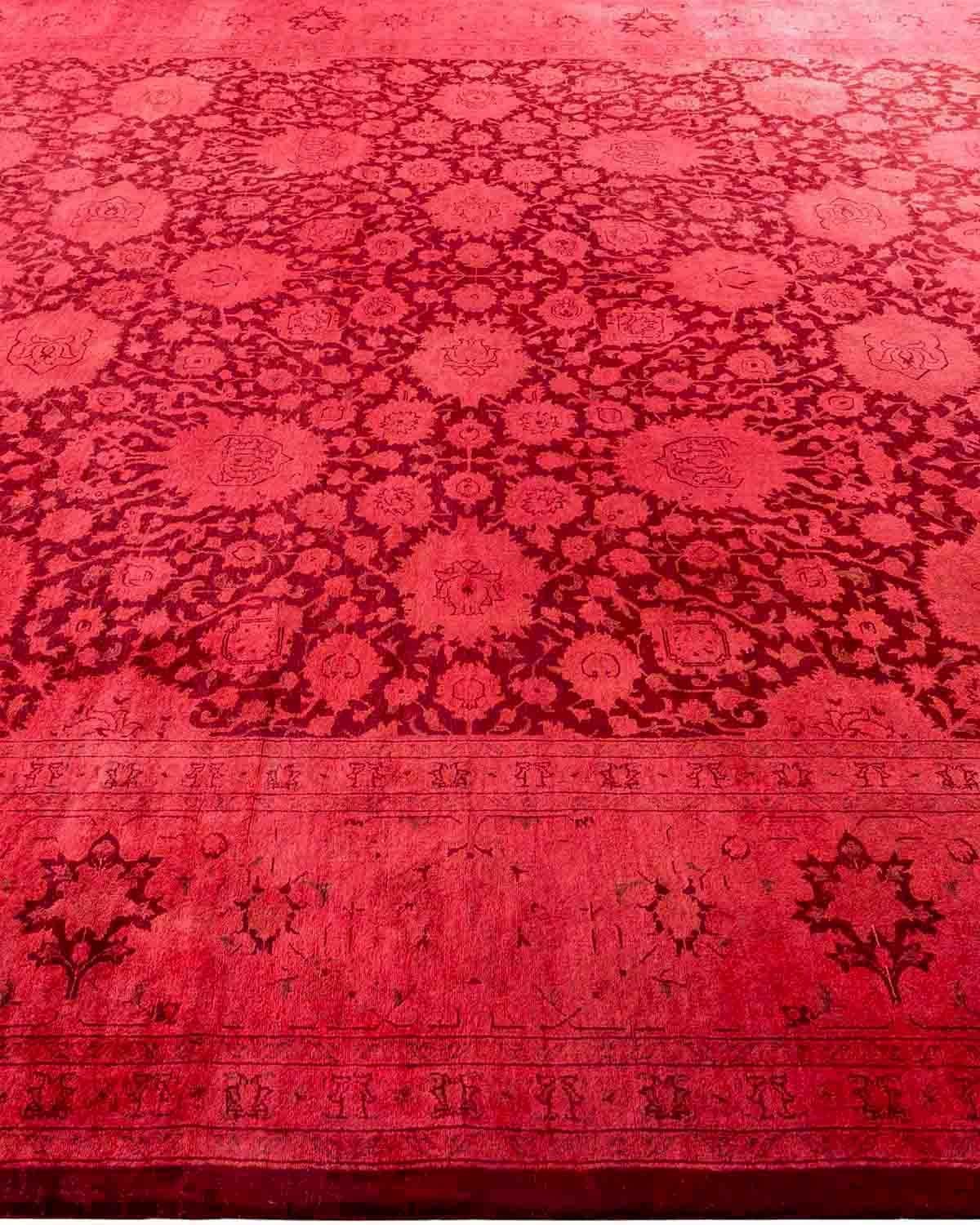 Contemporary Fine Vibrance Hand Knotted Wool Pink Area Rug In New Condition For Sale In Norwalk, CT
