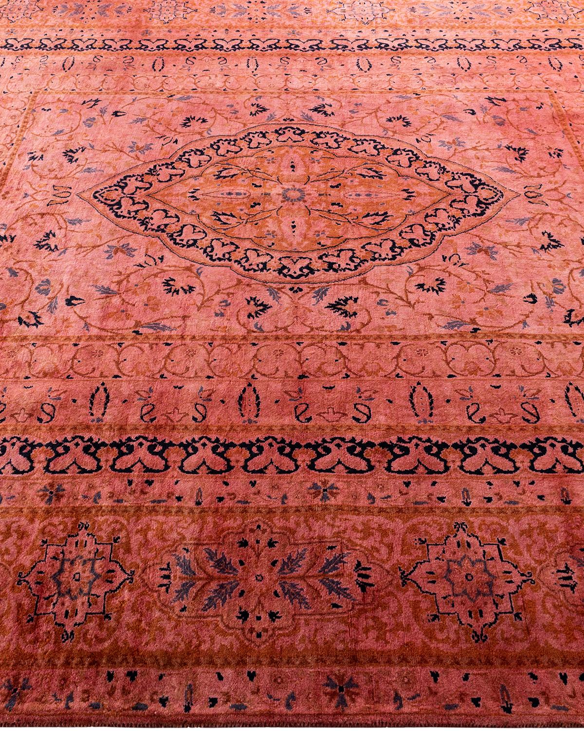 Contemporary Fine Vibrance Hand Knotted Wool Pink Area Rug In New Condition For Sale In Norwalk, CT