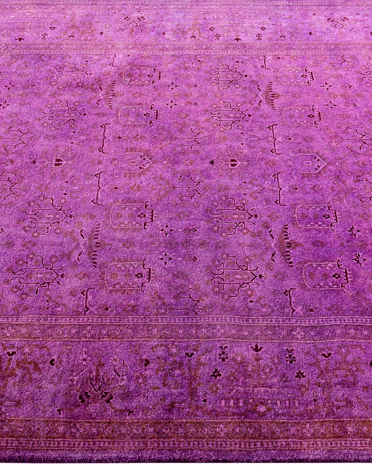 Contemporary Fine Vibrance Hand Knotted Wool Purple Area Rug  im Zustand „Neu“ im Angebot in Norwalk, CT