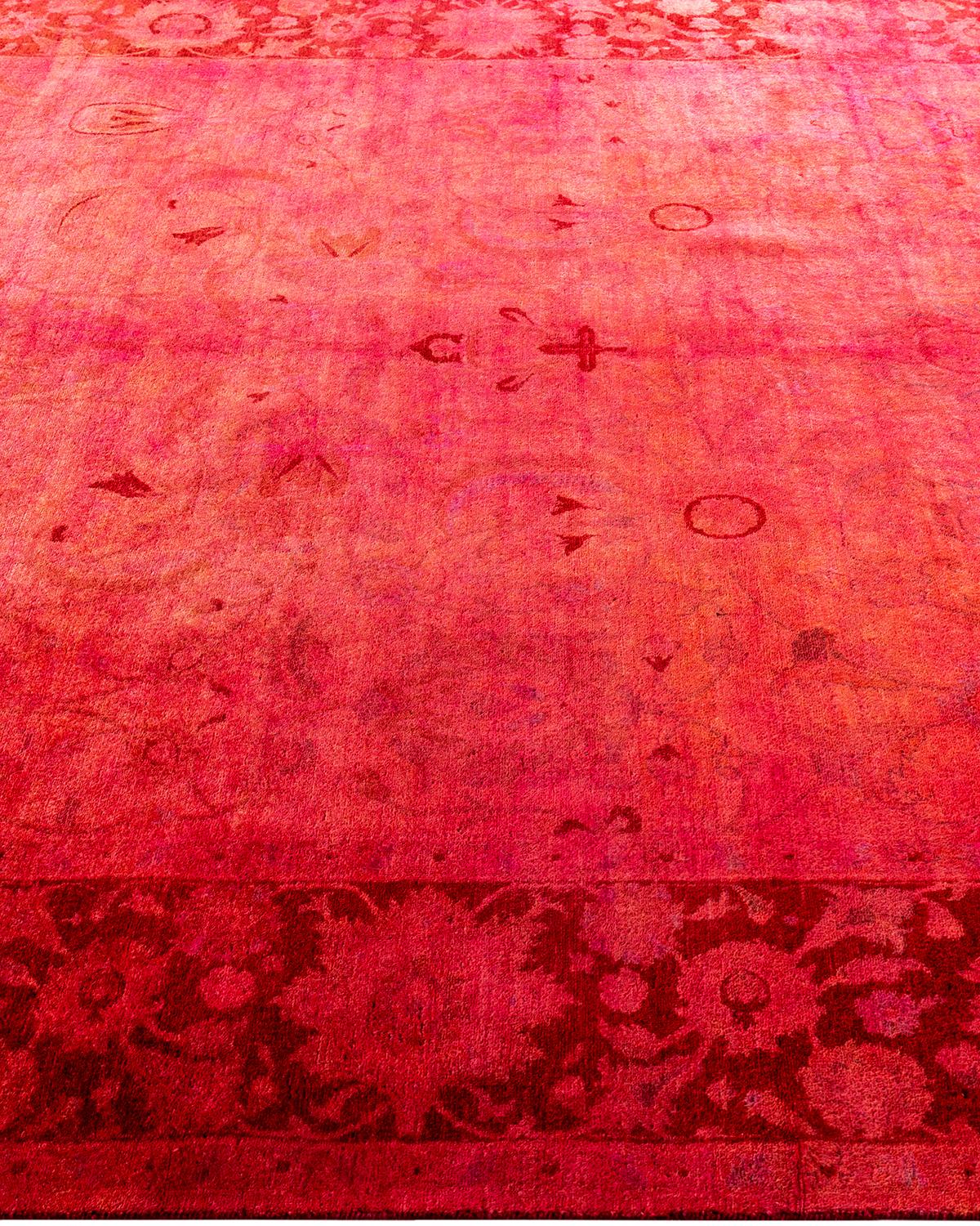Contemporary Fine Vibrance Hand Knotted Wool Pink Area Rug  In New Condition For Sale In Norwalk, CT