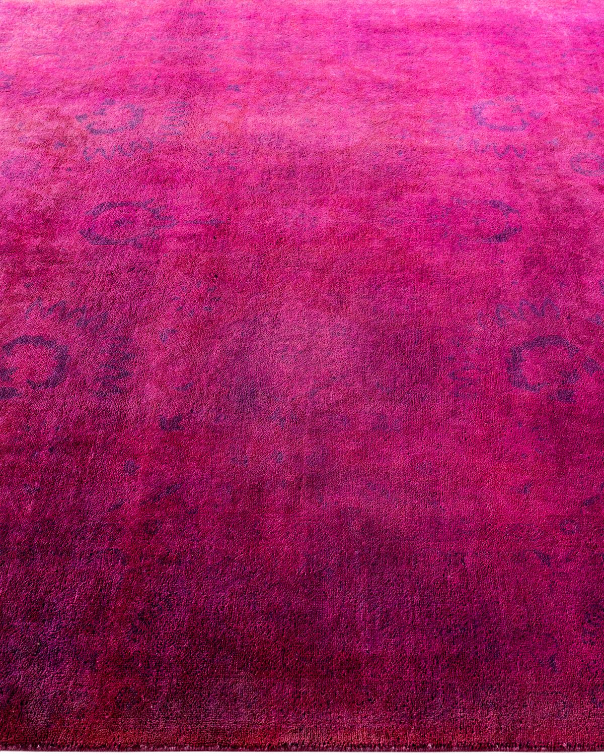 Contemporary Fine Vibrance Hand Knotted Wool Pink Area Rug In New Condition For Sale In Norwalk, CT