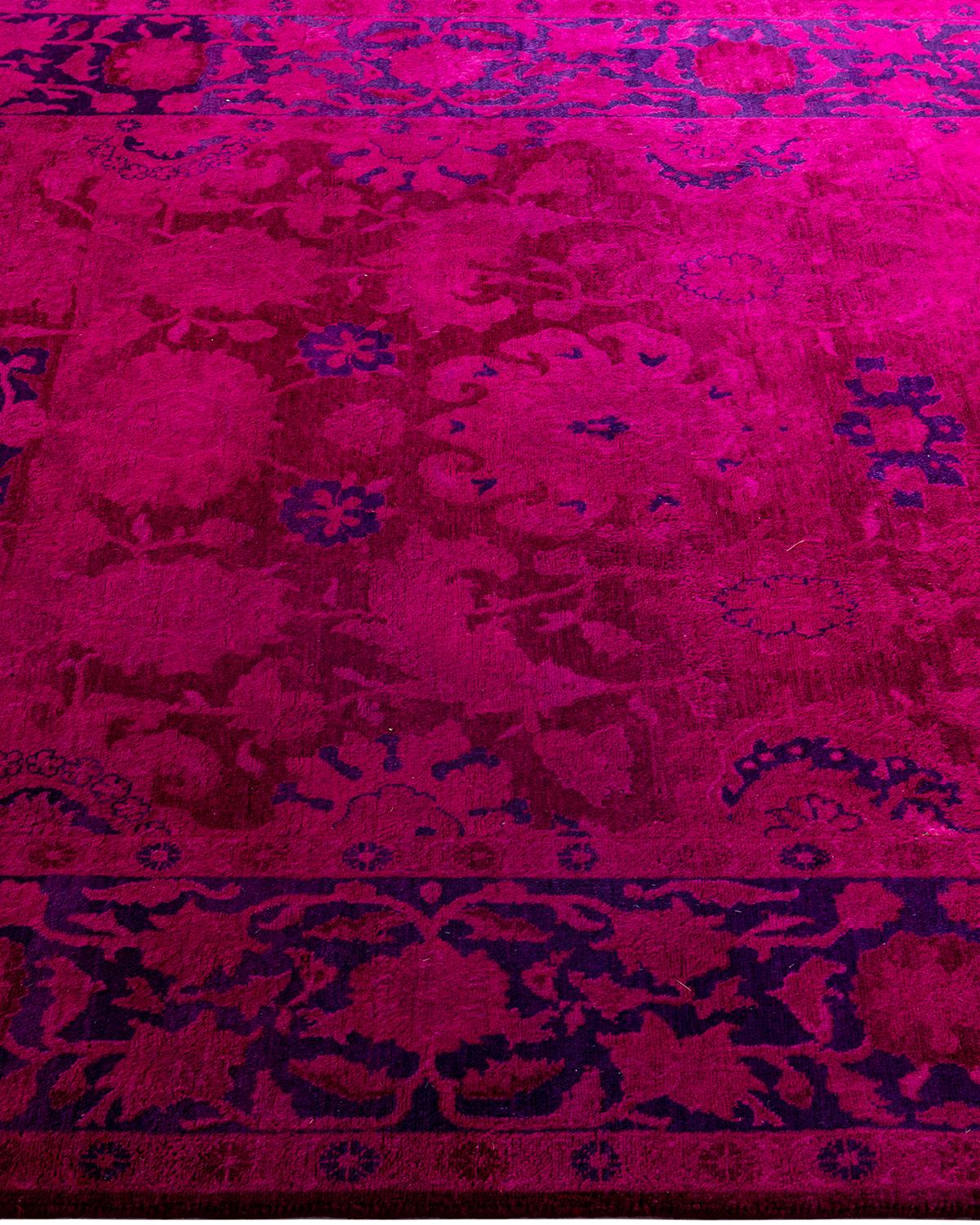 Contemporary Fine Vibrance Hand Knotted Wool Pink Area Rug In New Condition For Sale In Norwalk, CT