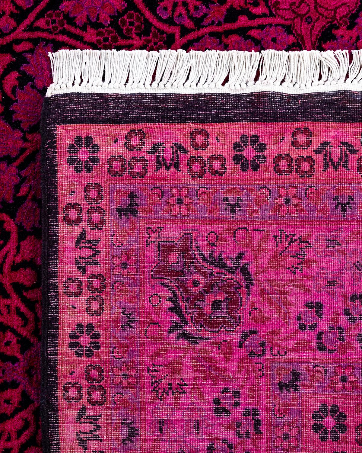XXIe siècle et contemporain Contemporary Fine Vibrance Hand Knotted Wool Pink Area Rug (Tapis de sol en laine rose nouée à la main) en vente