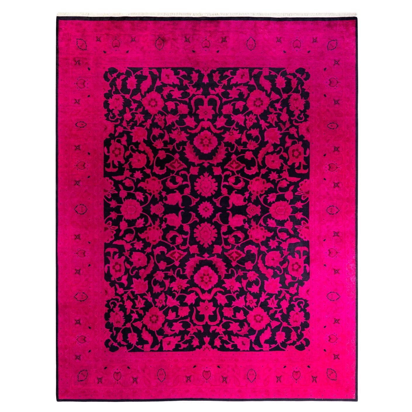 Contemporary Fine Vibrance Hand Knotted Wool Pink Area Rug (Tapis de sol en laine rose nouée à la main)