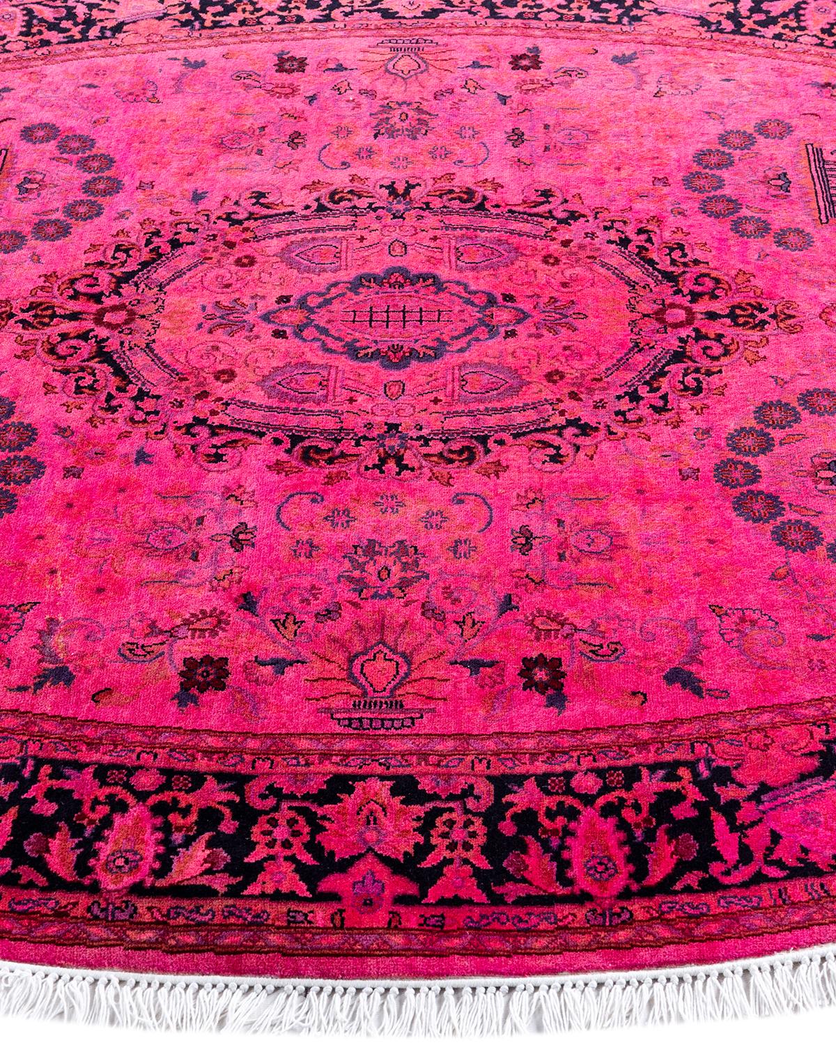 Contemporary Fine Vibrance Hand Knotted Wool Pink Oval Area Rug  In New Condition For Sale In Norwalk, CT