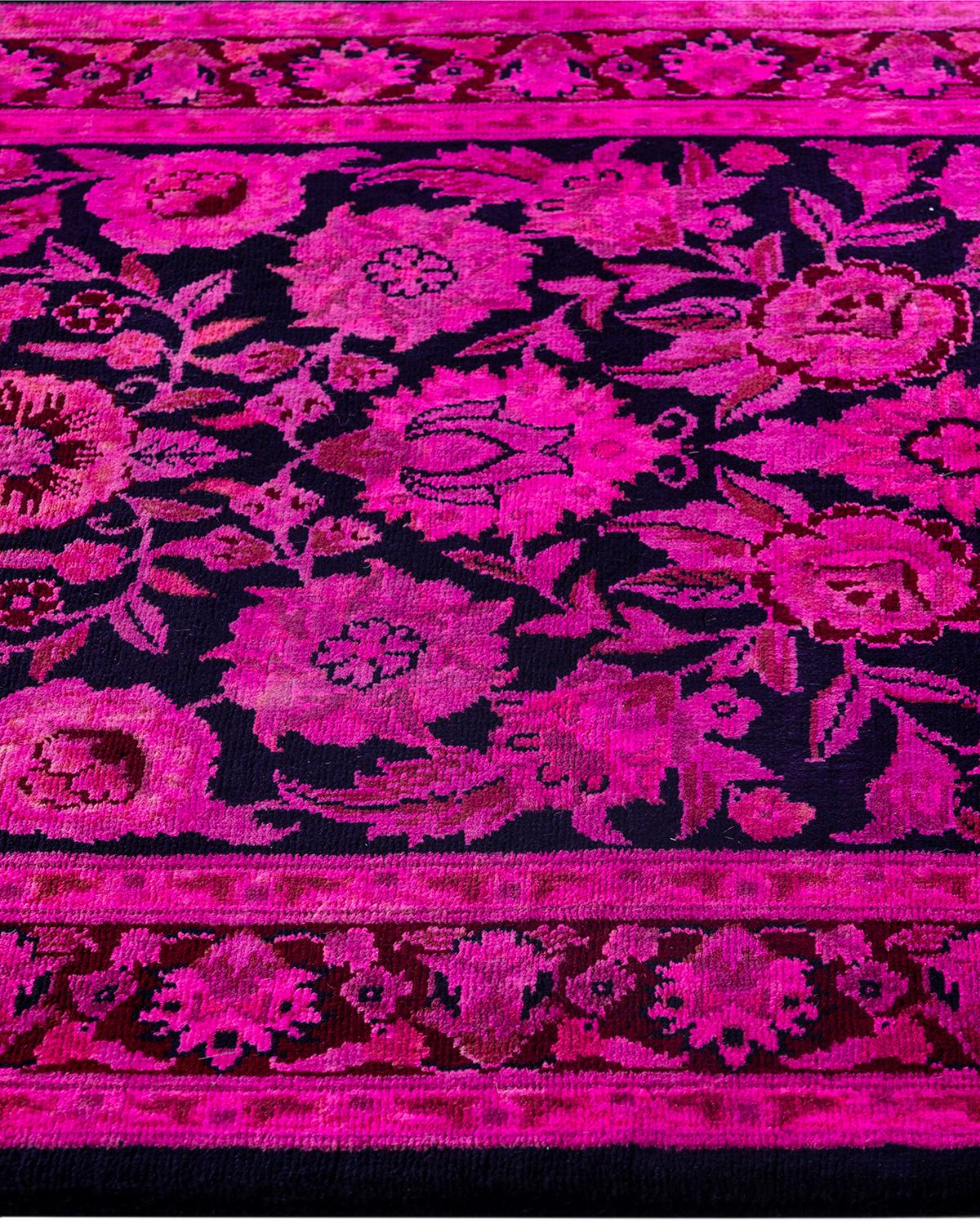Chemin de table contemporain en laine fine nouée à la main rose Neuf - En vente à Norwalk, CT