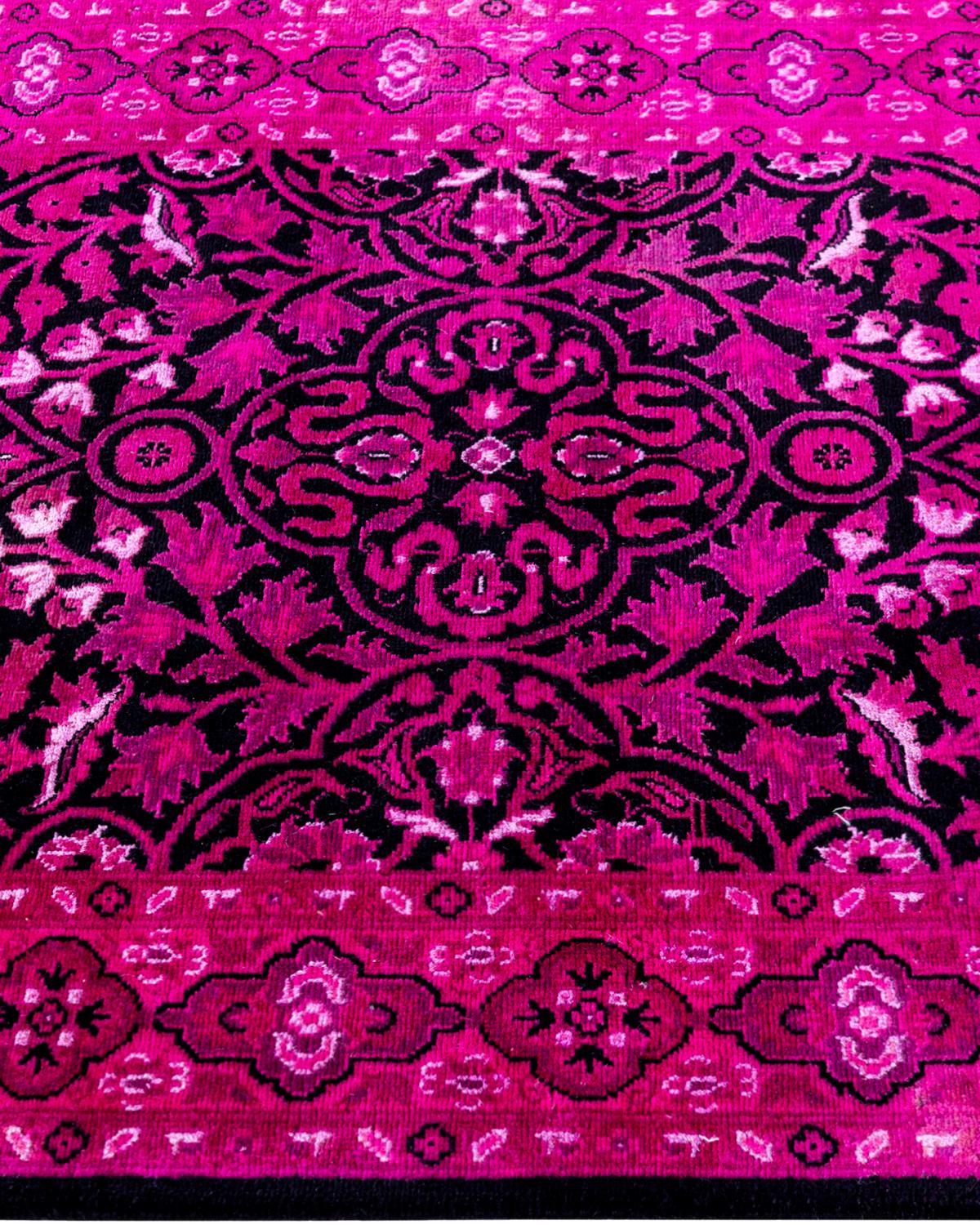 Contemporary Fine Vibrance Hand Knotted Wool Pink Runner  In New Condition For Sale In Norwalk, CT