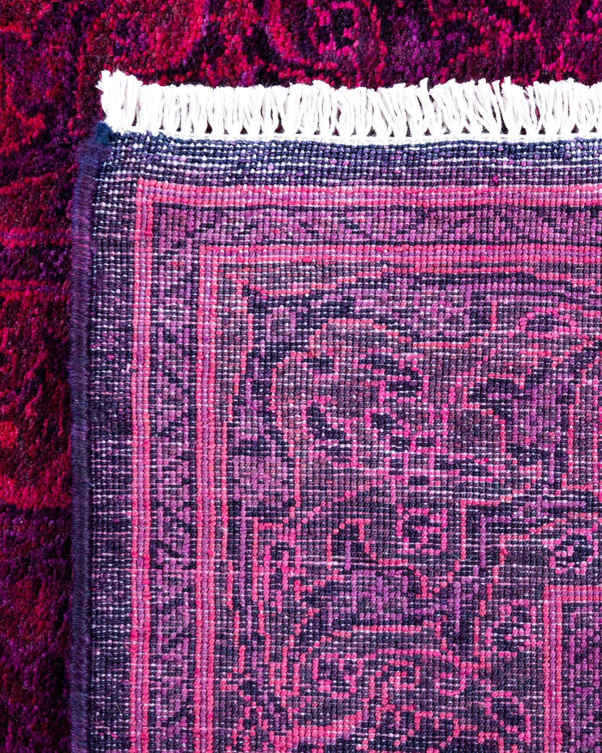 XXIe siècle et contemporain Chemin de table contemporain en laine fine nouée à la main rose en vente