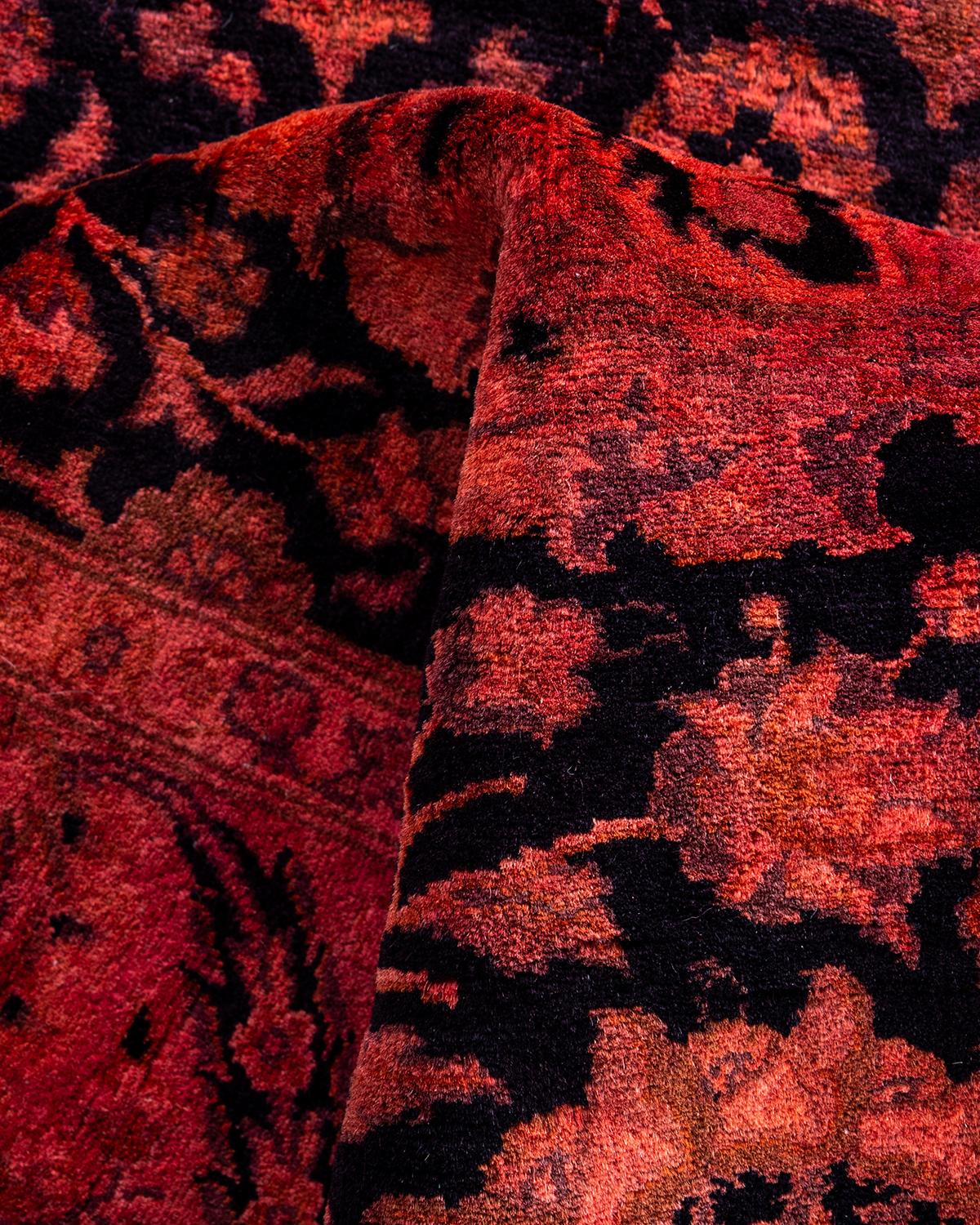 Traves de Mesa Contemporáneo de Lana Fina Anudada a Mano Rosa en venta 2