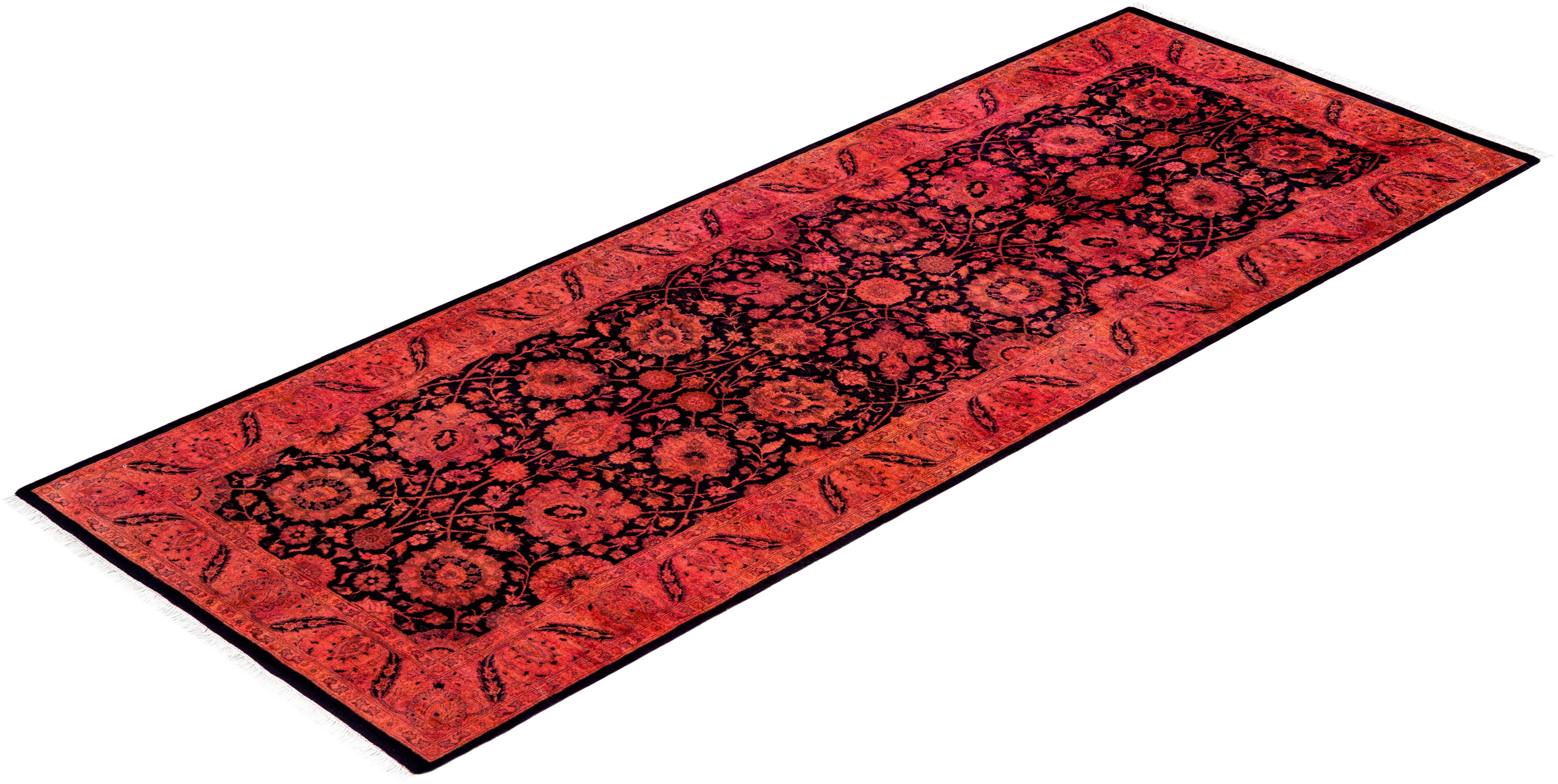 Traves de Mesa Contemporáneo de Lana Fina Anudada a Mano Rosa en venta 3