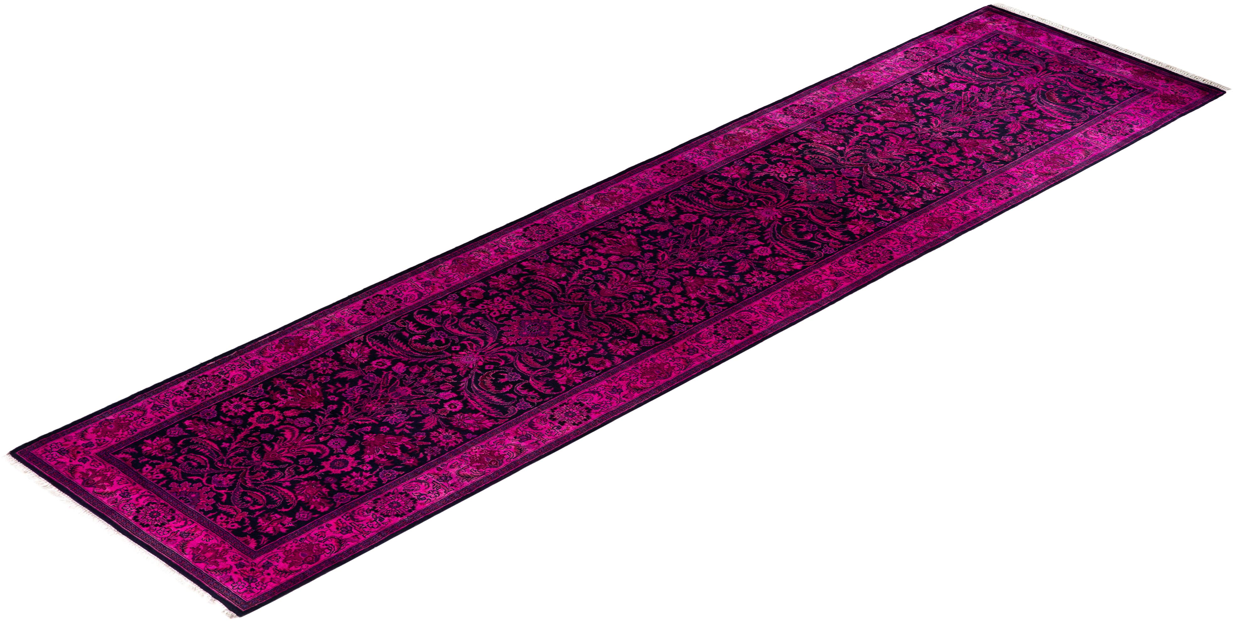 Chemin de table contemporain en laine fine nouée à la main rose en vente 2