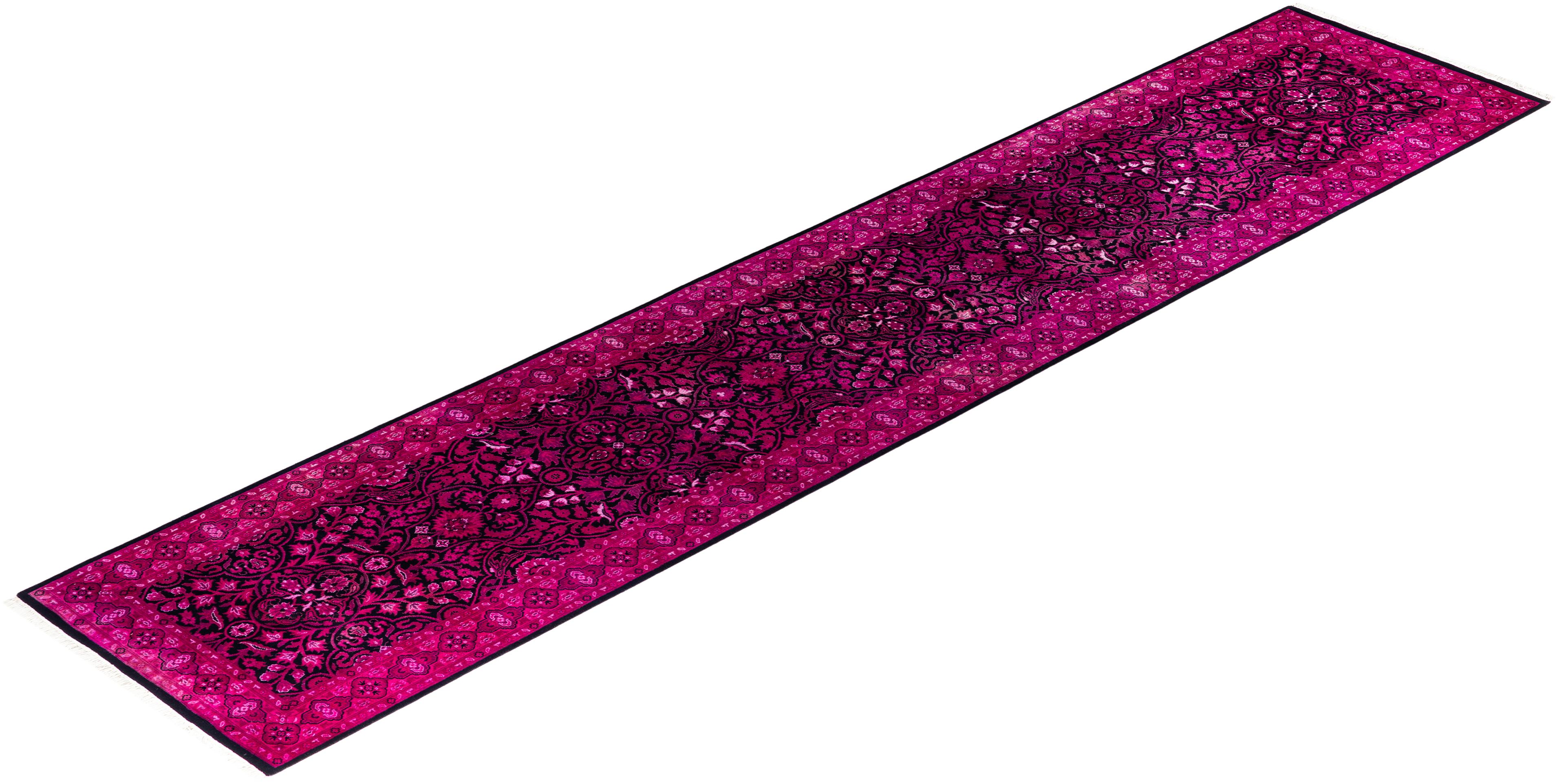 Chemin de table contemporain en laine fine nouée à la main rose en vente 2