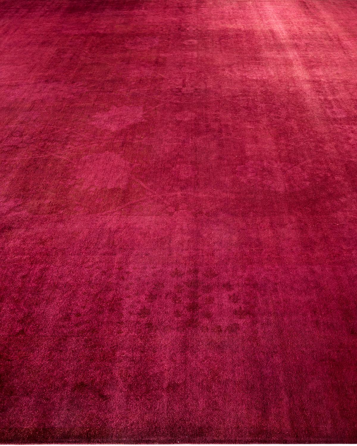 Contemporary Fine Vibrance Hand Knotted Wool Purple Area Rug im Zustand „Neu“ im Angebot in Norwalk, CT