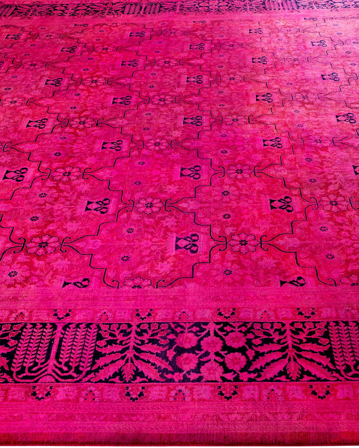 Contemporary Fine Vibrance Hand Knotted Wool Purple Area Rug In New Condition For Sale In Norwalk, CT