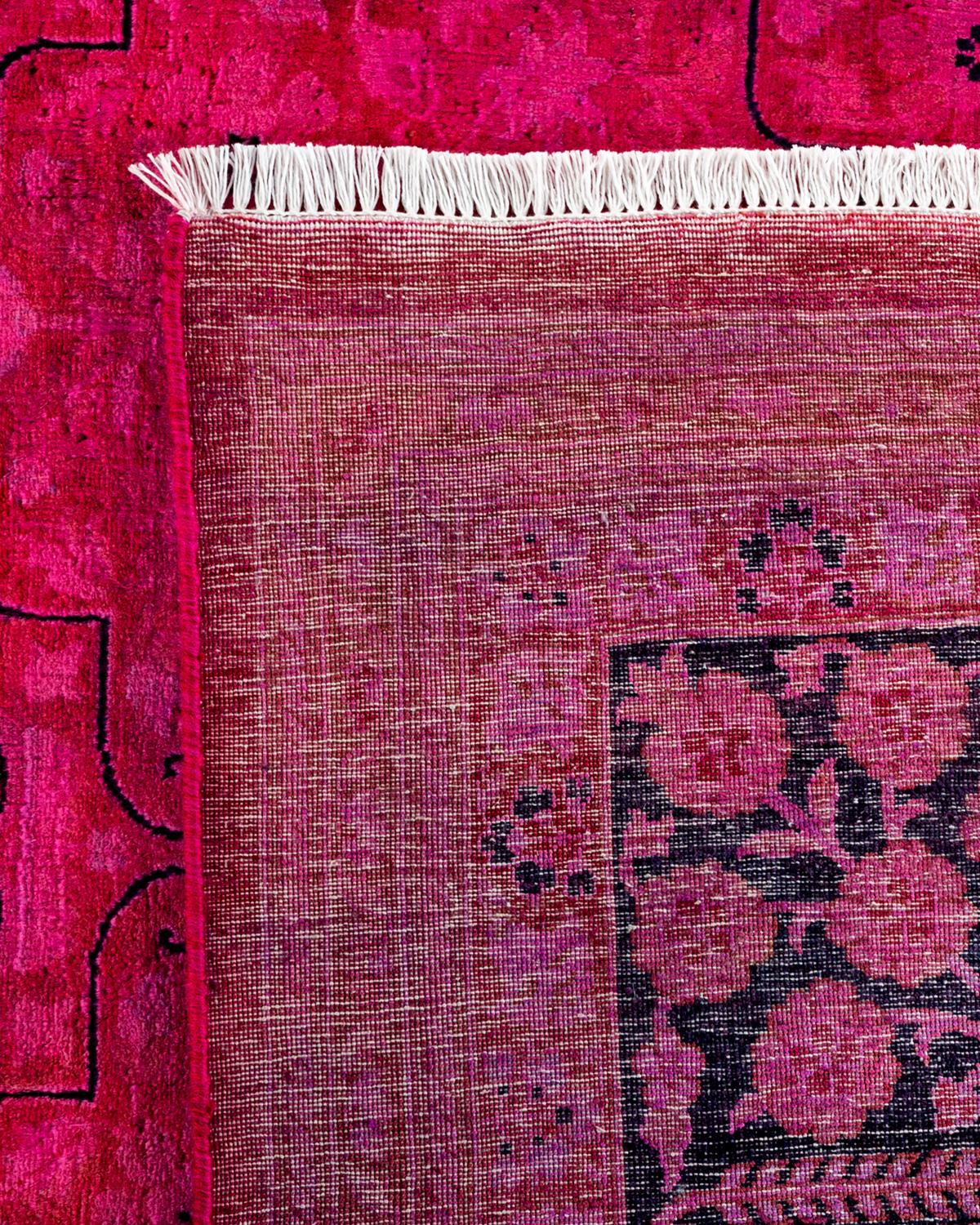 Contemporary Fine Vibrance Hand Knotted Wool Purple Area Rug (21. Jahrhundert und zeitgenössisch)