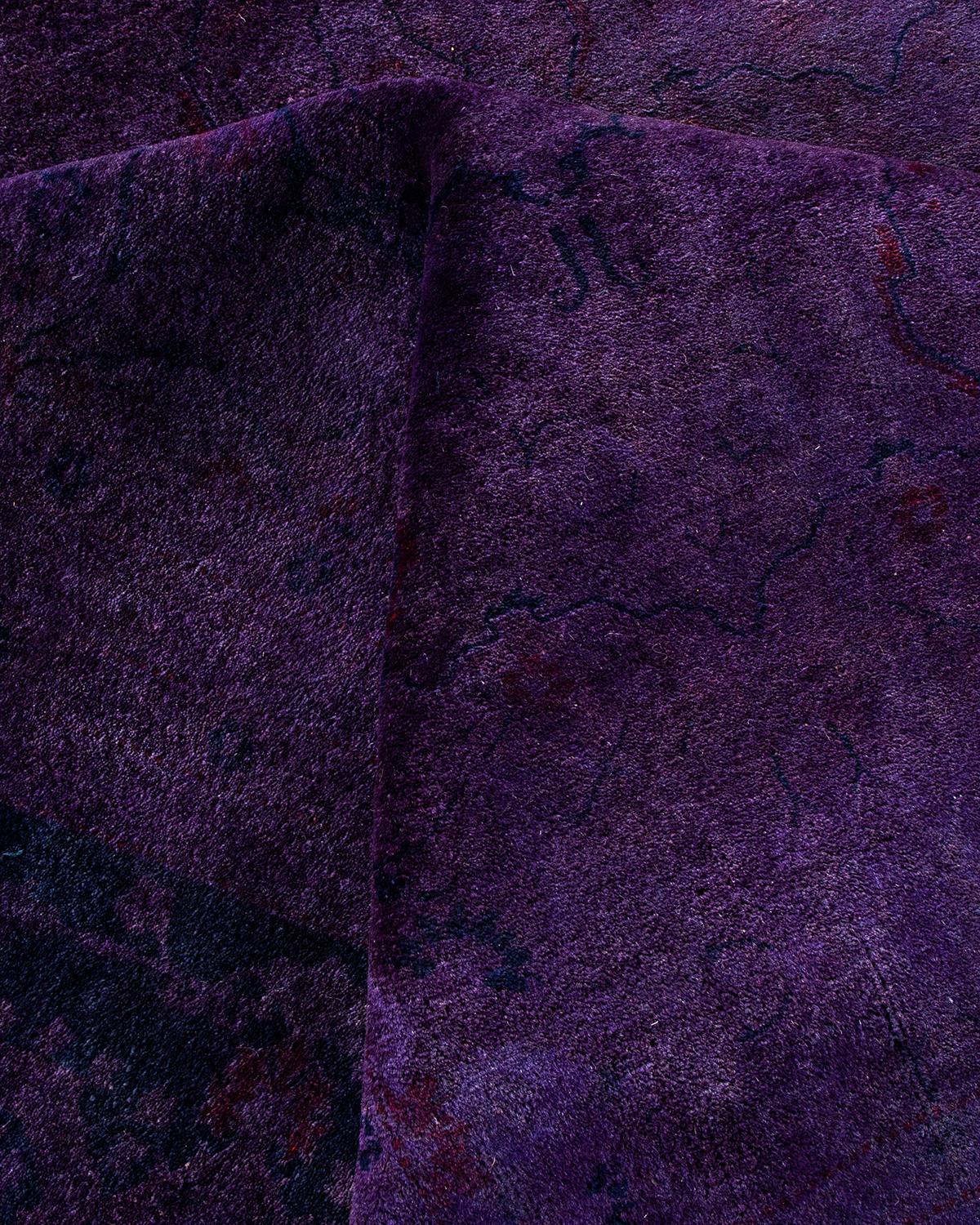 Contemporary Fine Vibrance Hand Knotted Wool Purple Area Rug im Angebot 1