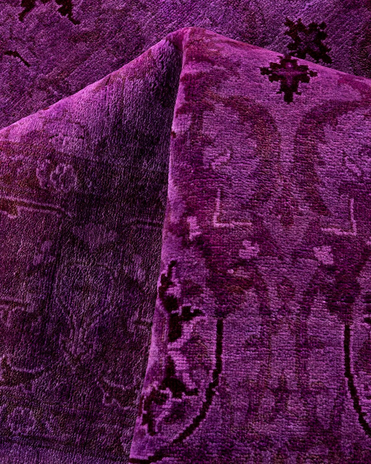 Alfombra de lana púrpura anudada a mano, vibración fina y contemporánea en venta 1