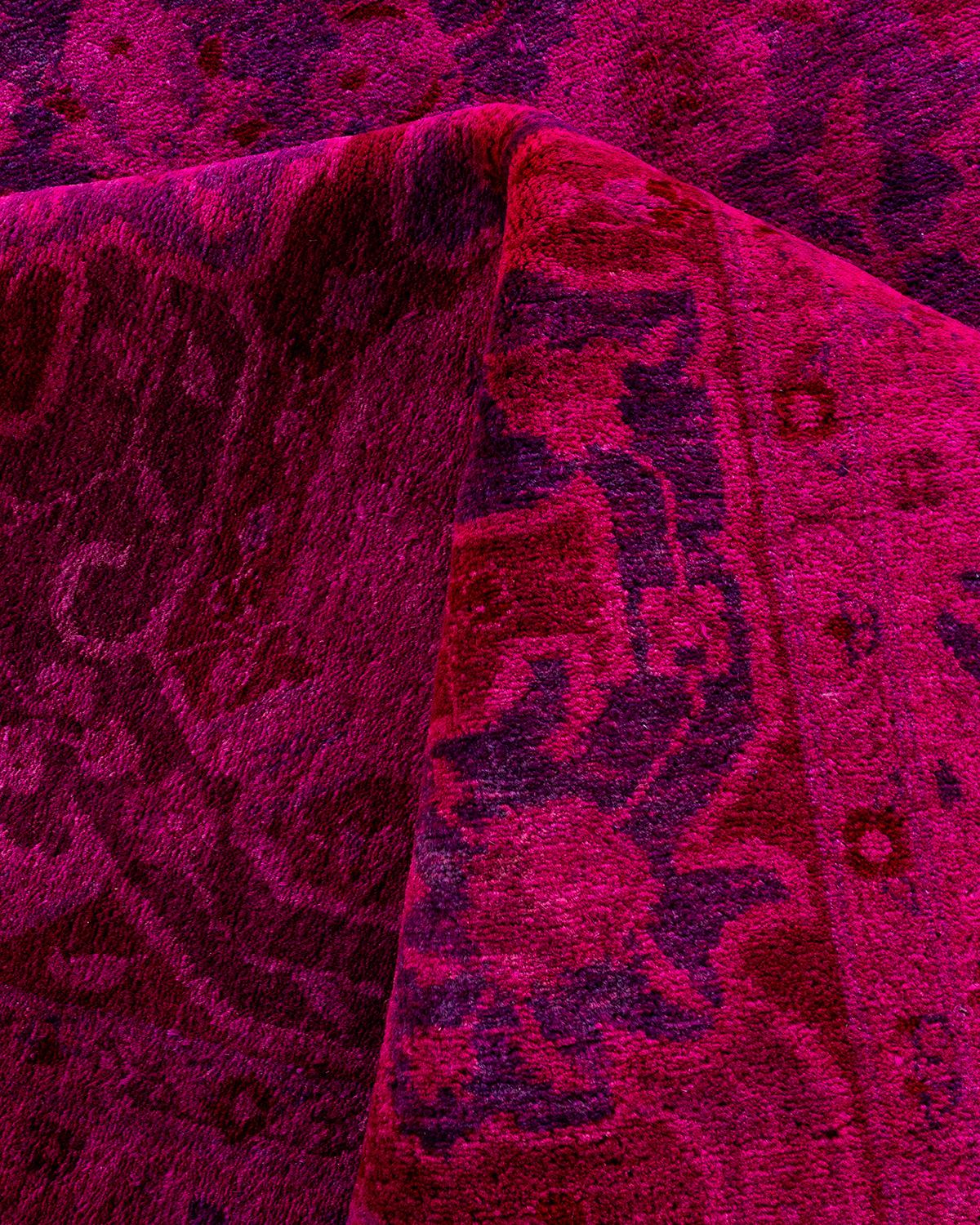 Alfombra de lana púrpura anudada a mano, vibración fina y contemporánea en venta 1