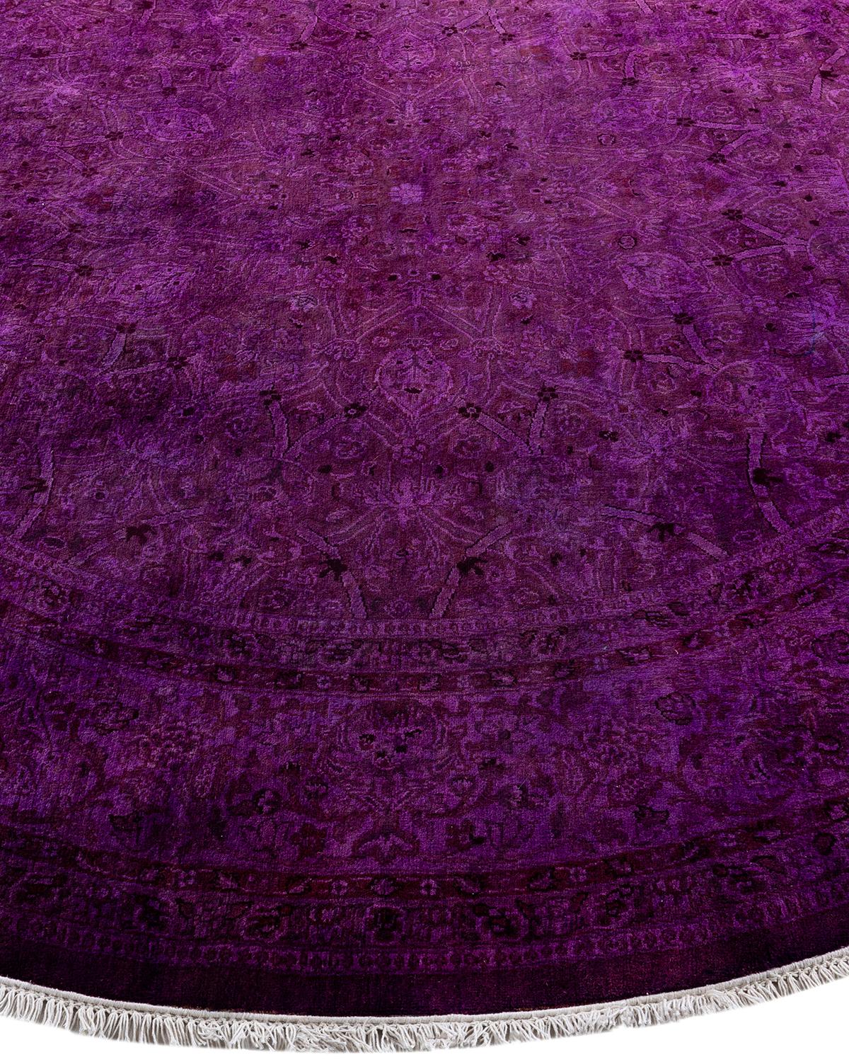 Contemporary Fine Vibrance Hand Knotted Wool Purple Round Area Rug In New Condition For Sale In Norwalk, CT