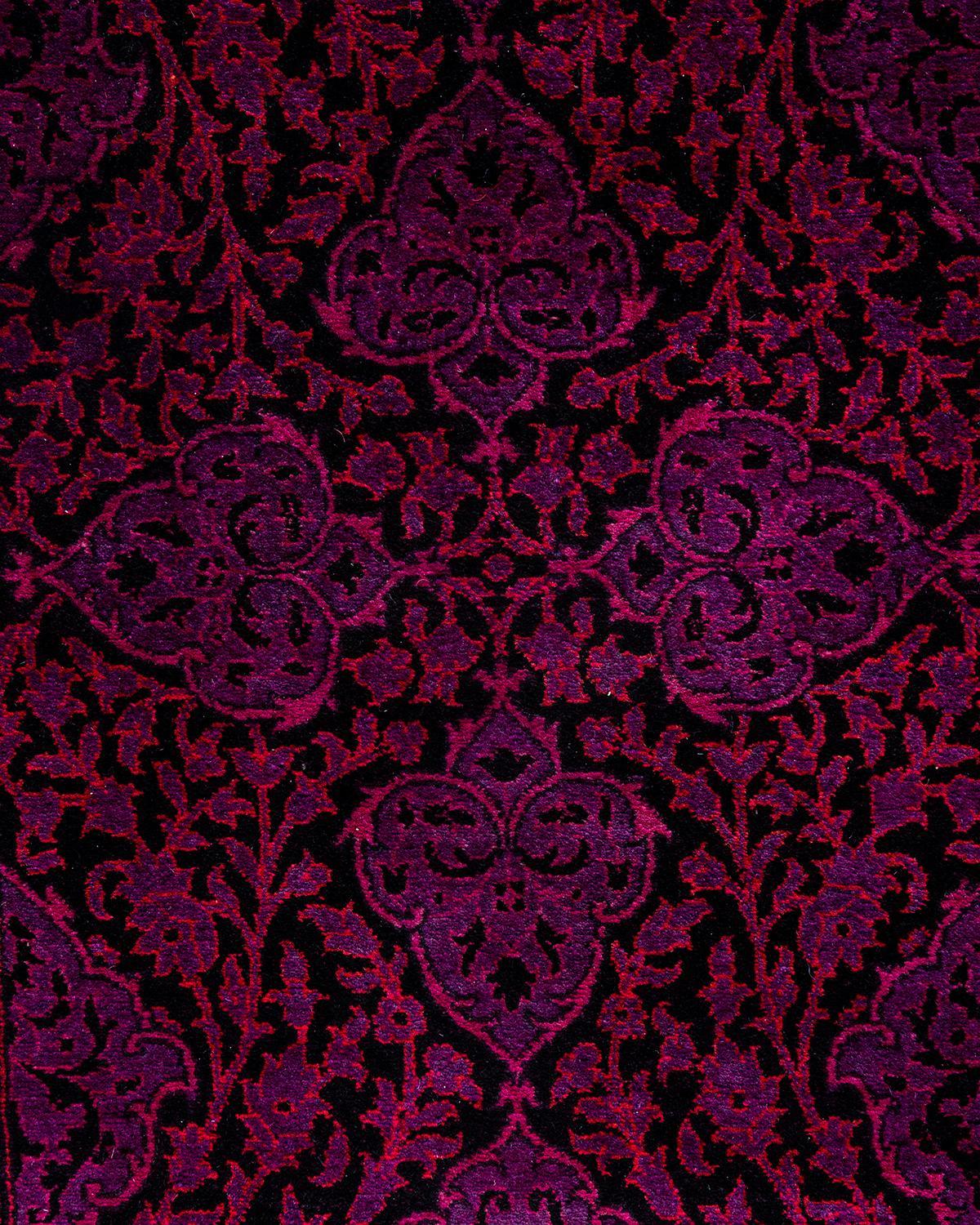 Contemporary Fine Vibrance Hand Knotted Wool Purple Runner (Pakistanisch) im Angebot