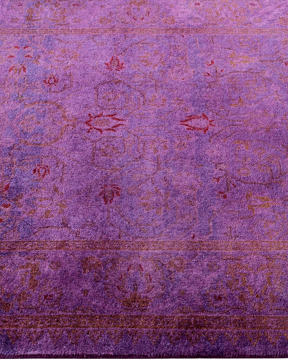 Contemporary Fine Vibrance Hand Knotted Wool Purple Runner  im Zustand „Neu“ im Angebot in Norwalk, CT
